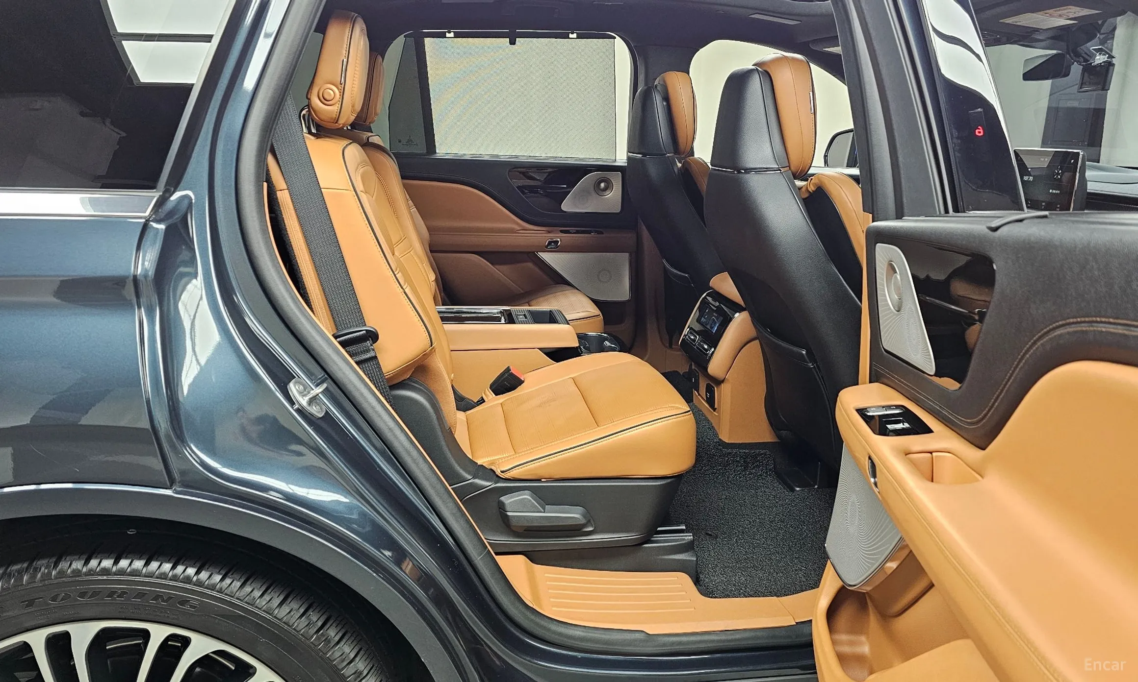 Lincoln Aviator 2nd Generation превью 12