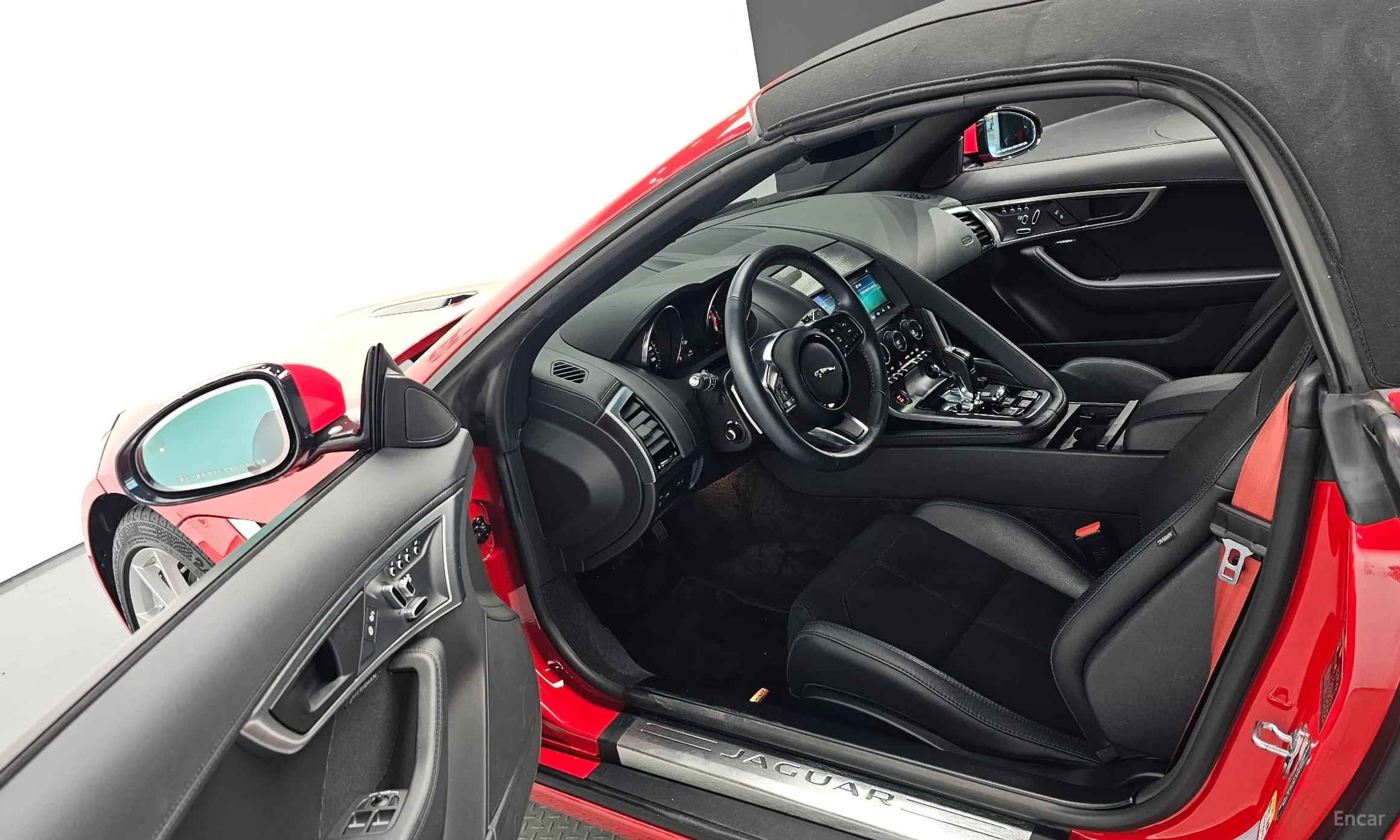 Jaguar F-TYPE превью 10