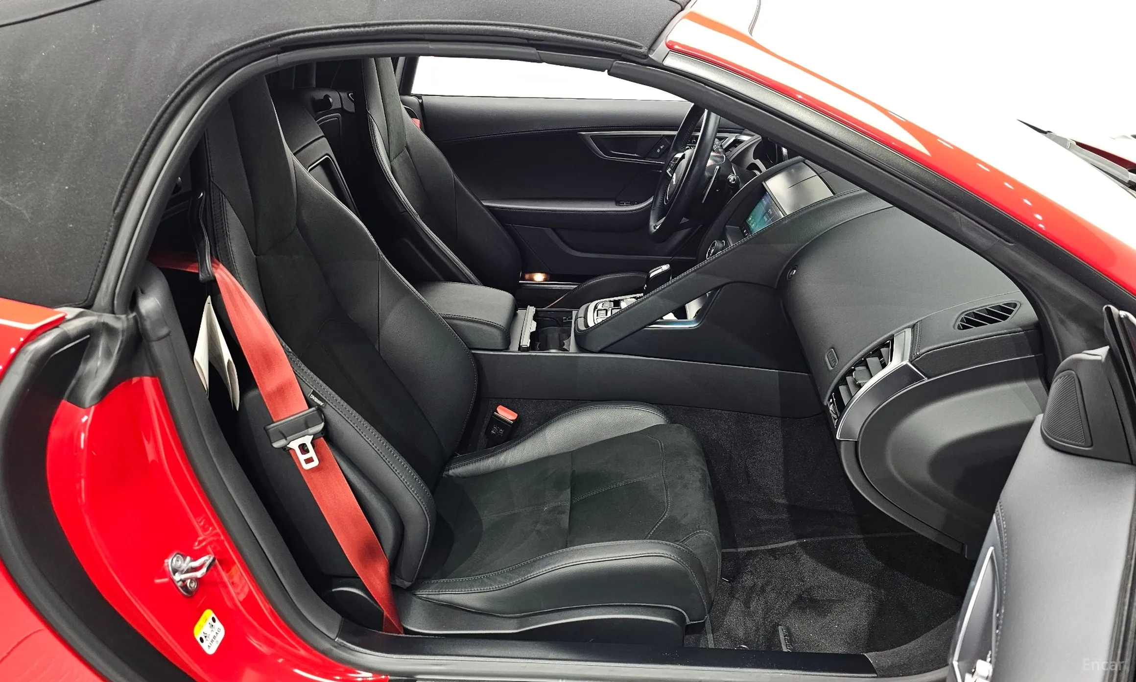 Jaguar F-TYPE превью 11