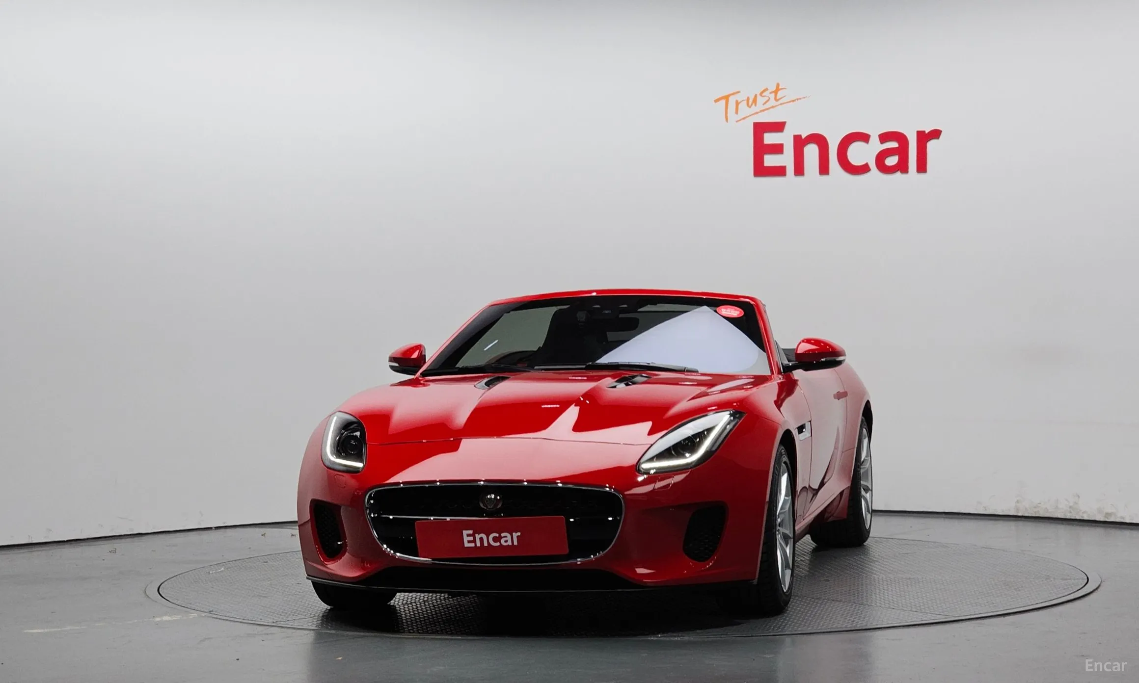 Jaguar F-TYPE превью 3