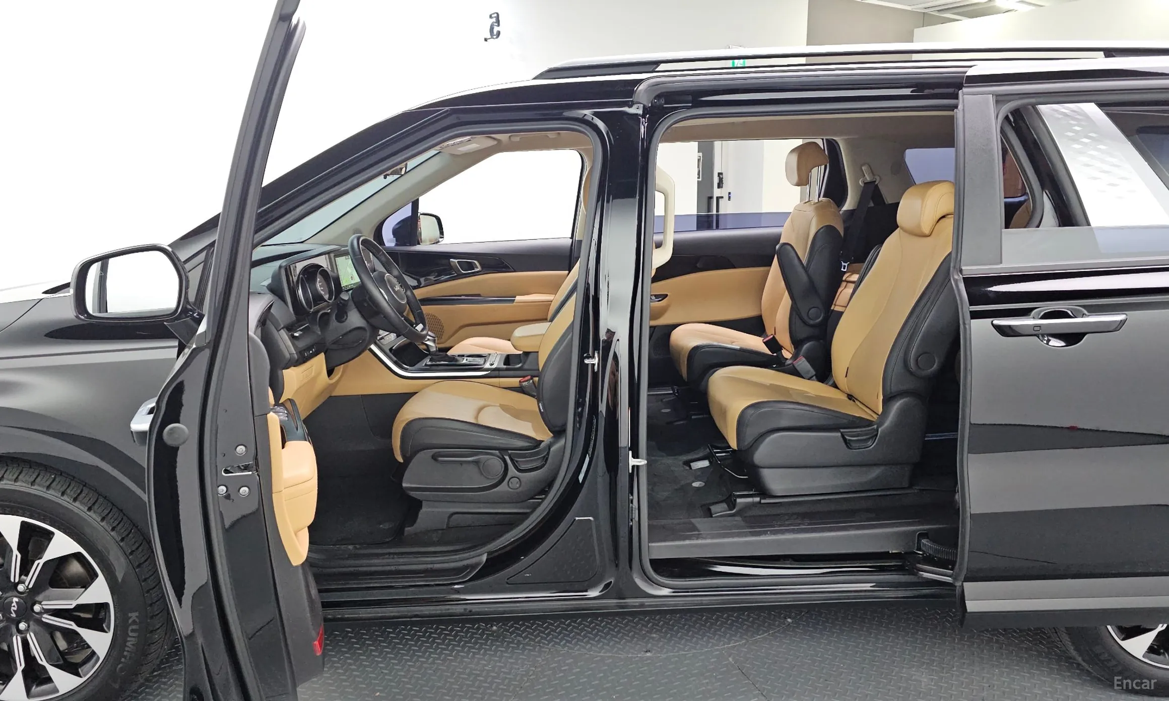 Kia Carnival Gen 4 превью 10