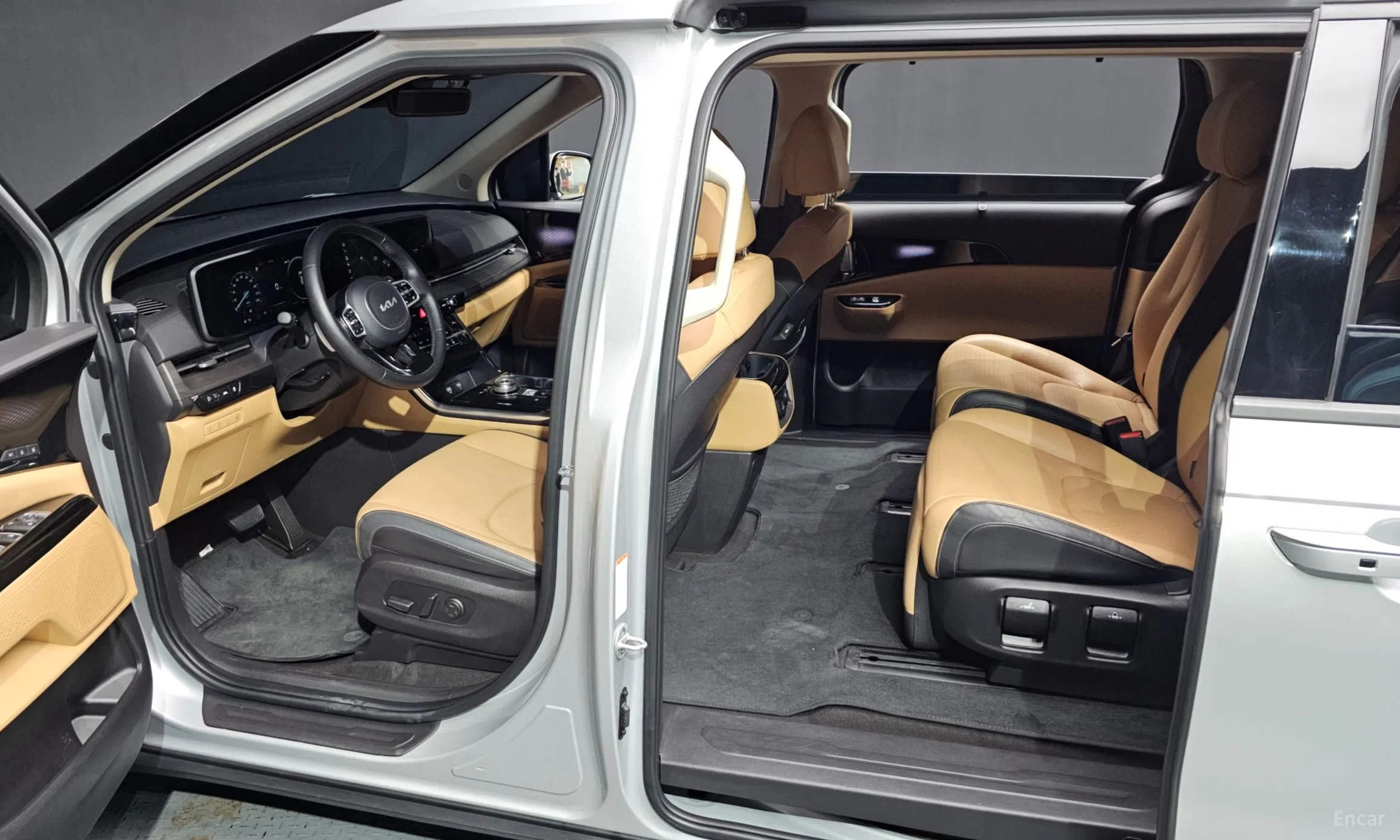 Kia Carnival Gen 4 превью 10