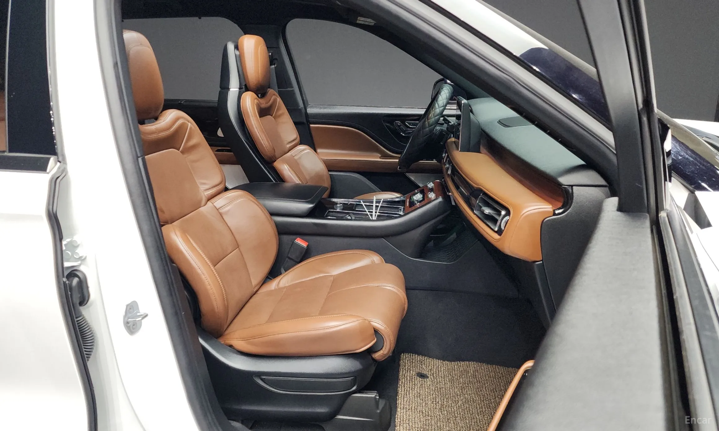 Lincoln Aviator 2nd Generation превью 11
