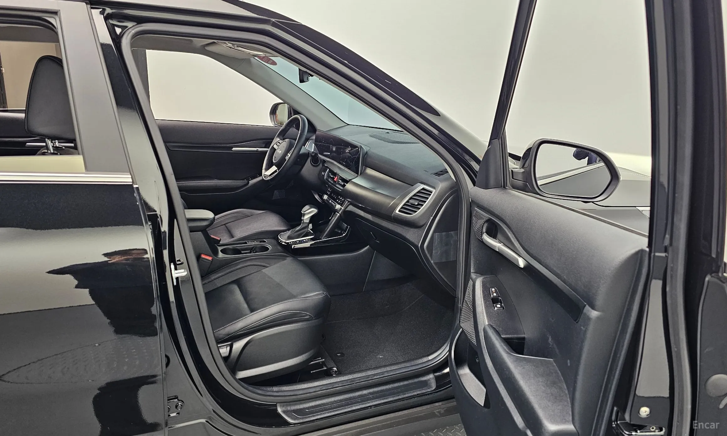 Kia Seltos превью 10