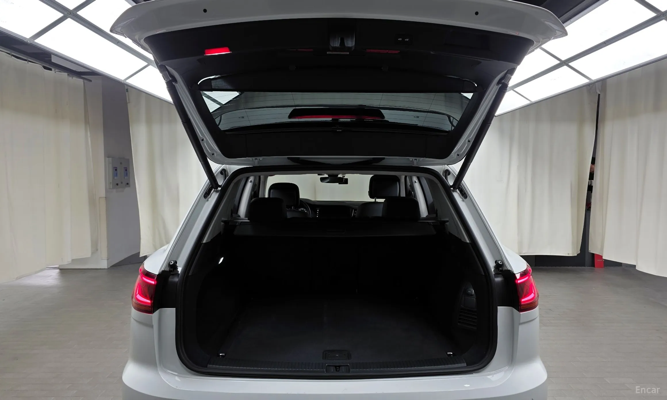 Volkswagen Touareg 3rd Generation превью 20