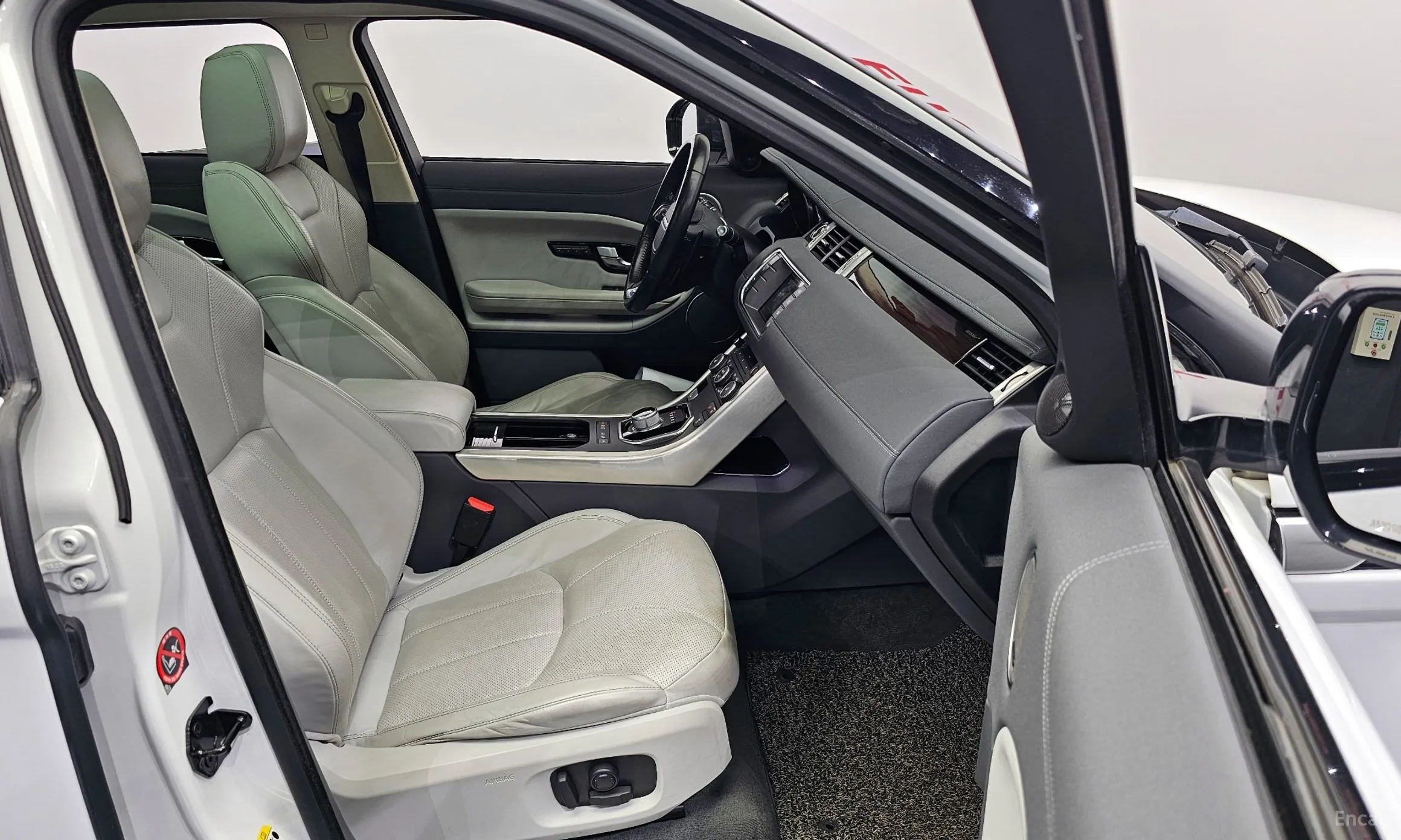 Land Rover Range Rover Evoque превью 11