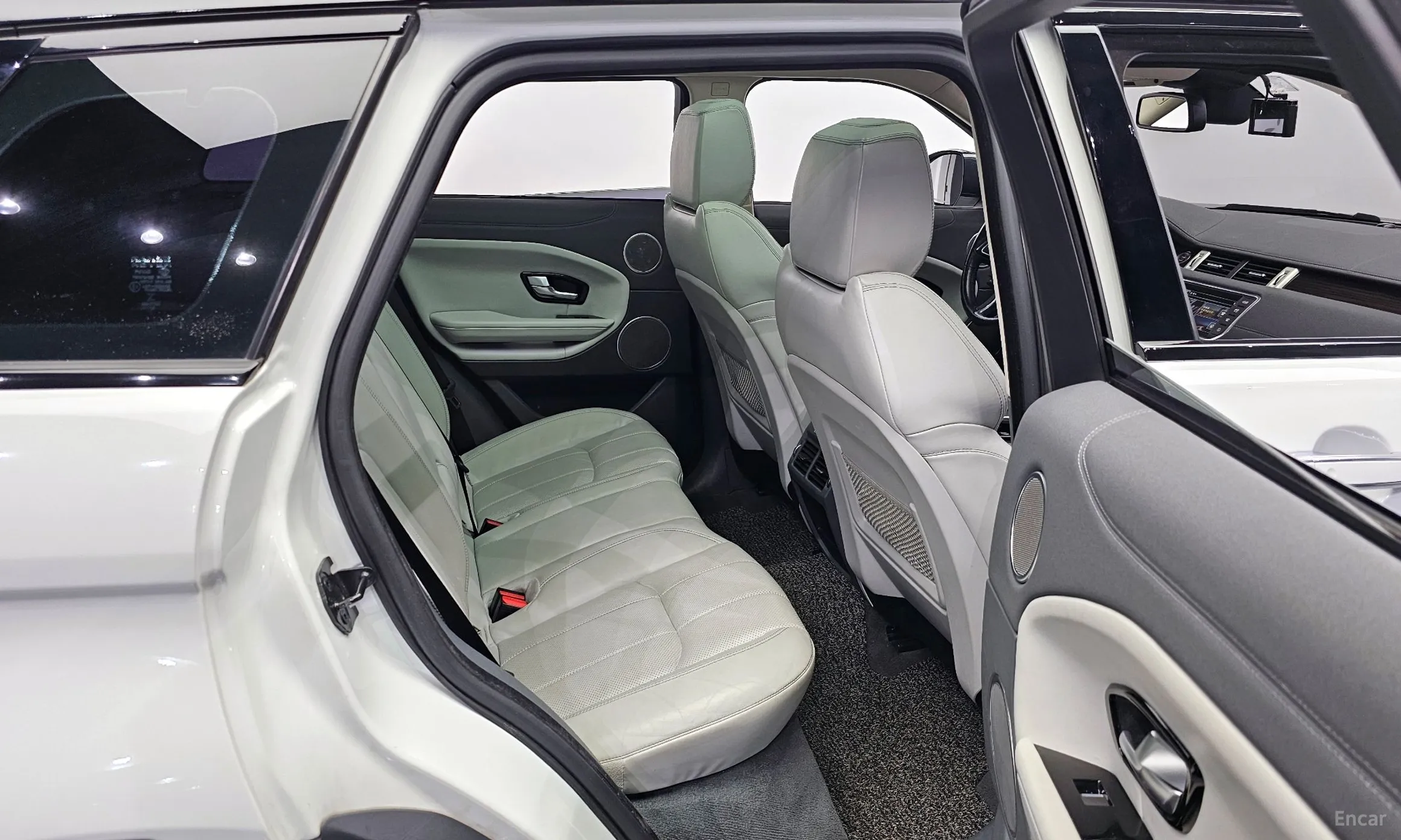 Land Rover Range Rover Evoque превью 12