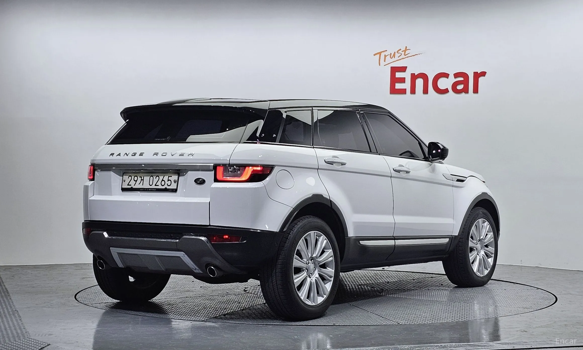 Land Rover Range Rover Evoque превью 2
