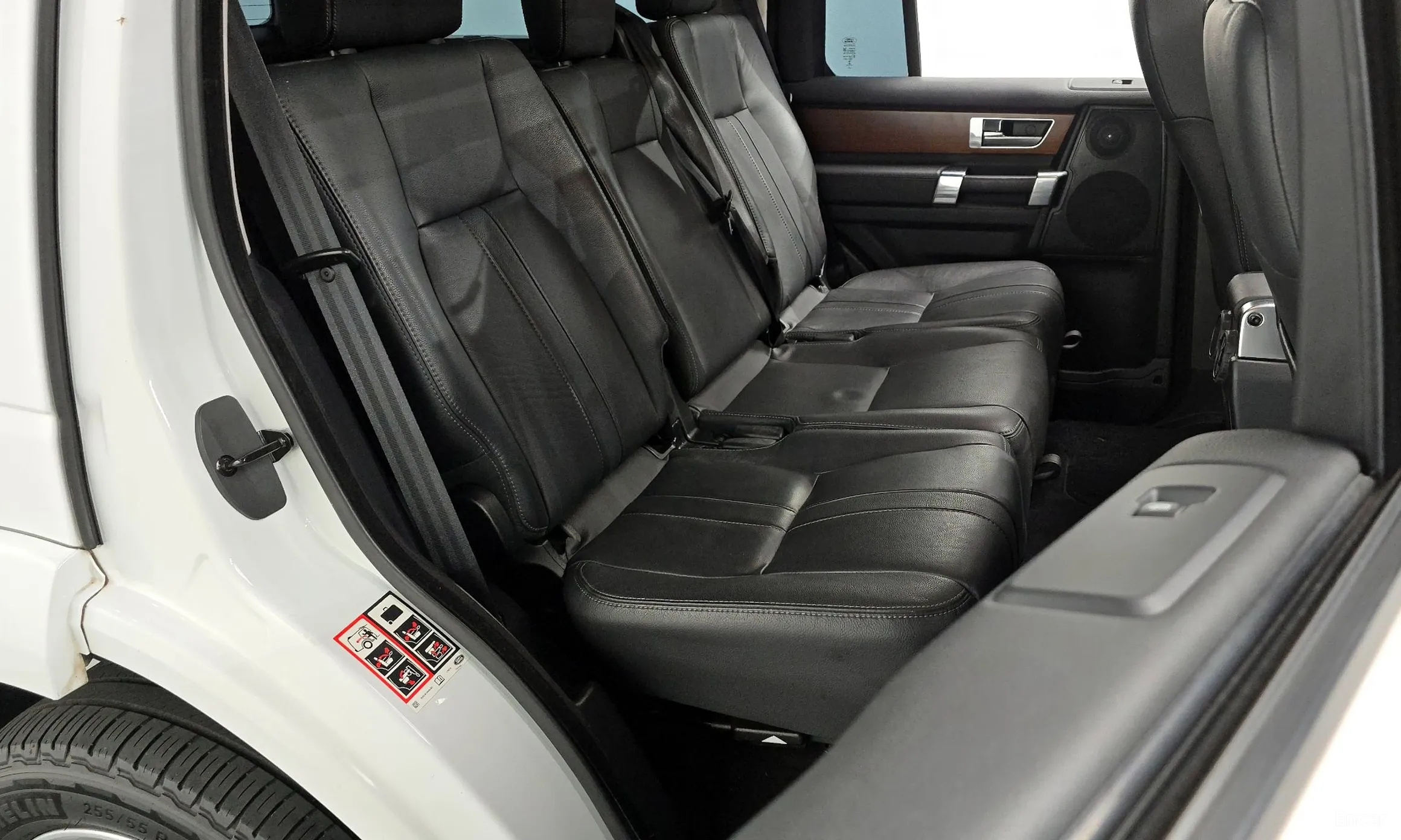 Land Rover Discovery 4 превью 12