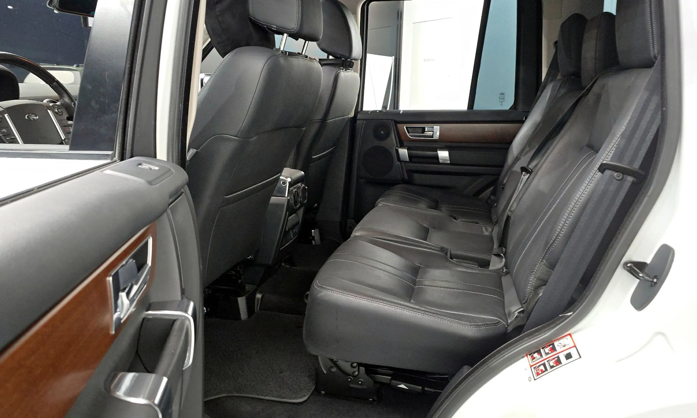 Land Rover Discovery 4 превью 13