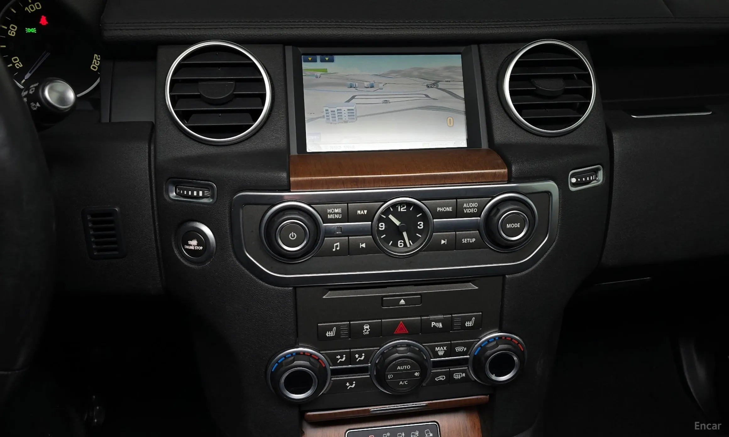 Land Rover Discovery 4 превью 16