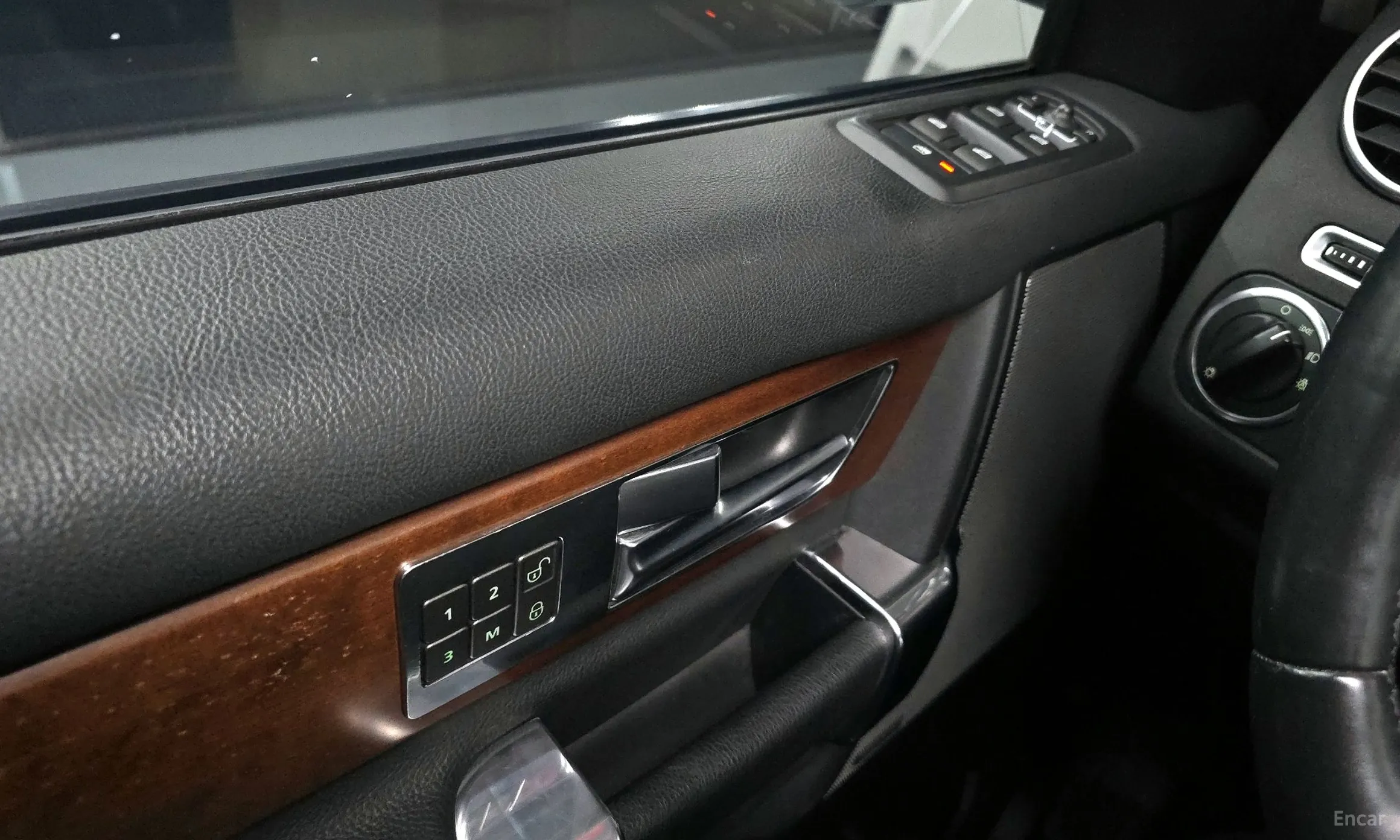 Land Rover Discovery 4 превью 18
