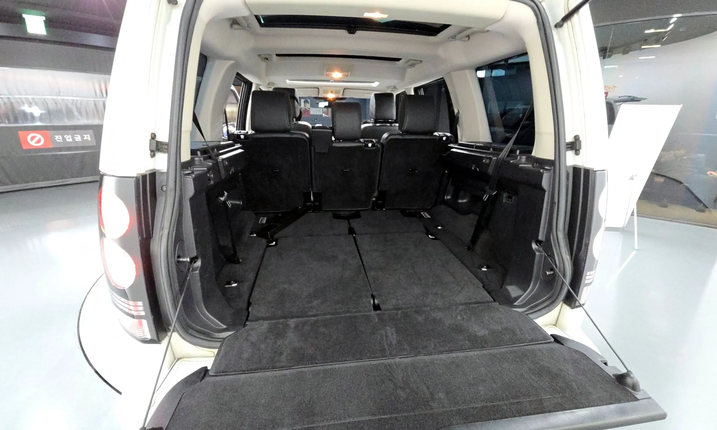 Land Rover Discovery 4 превью 20