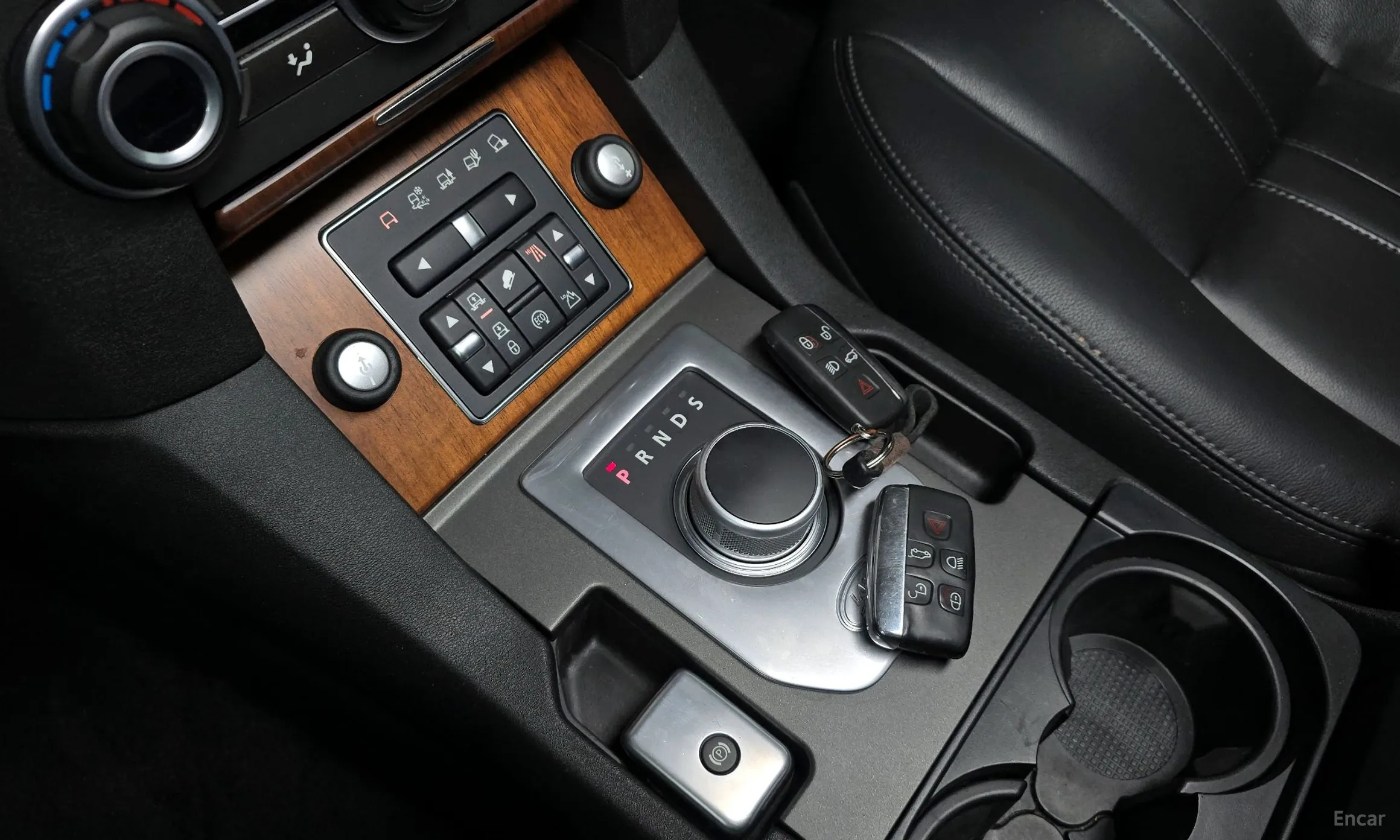 Land Rover Discovery 4 превью 9