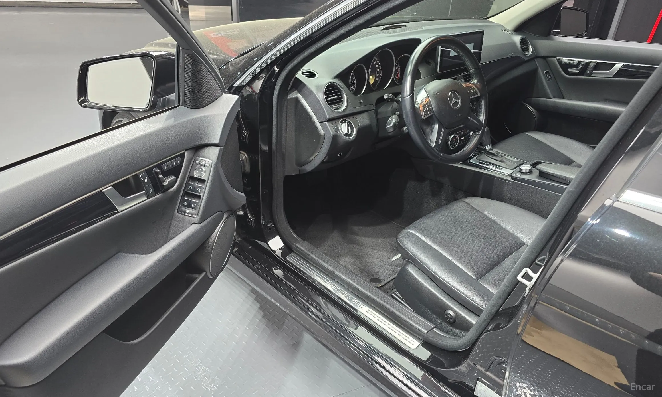 Mercedes Benz C-Class W204 превью 11
