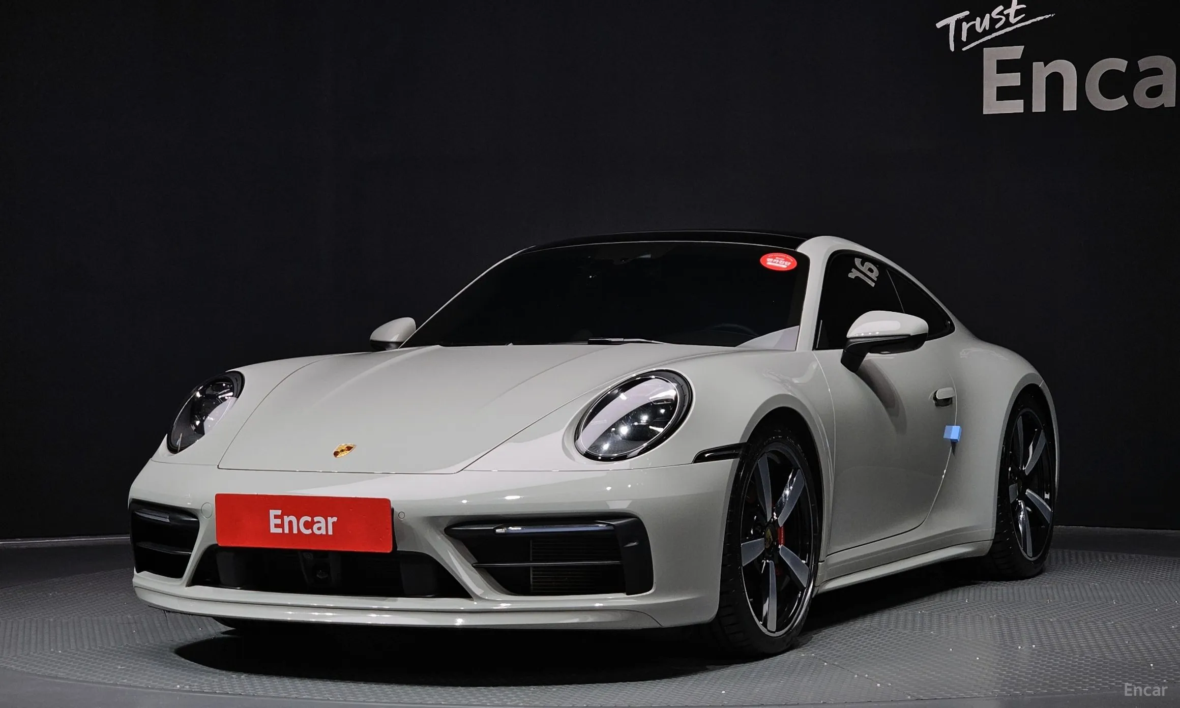 911 (992)