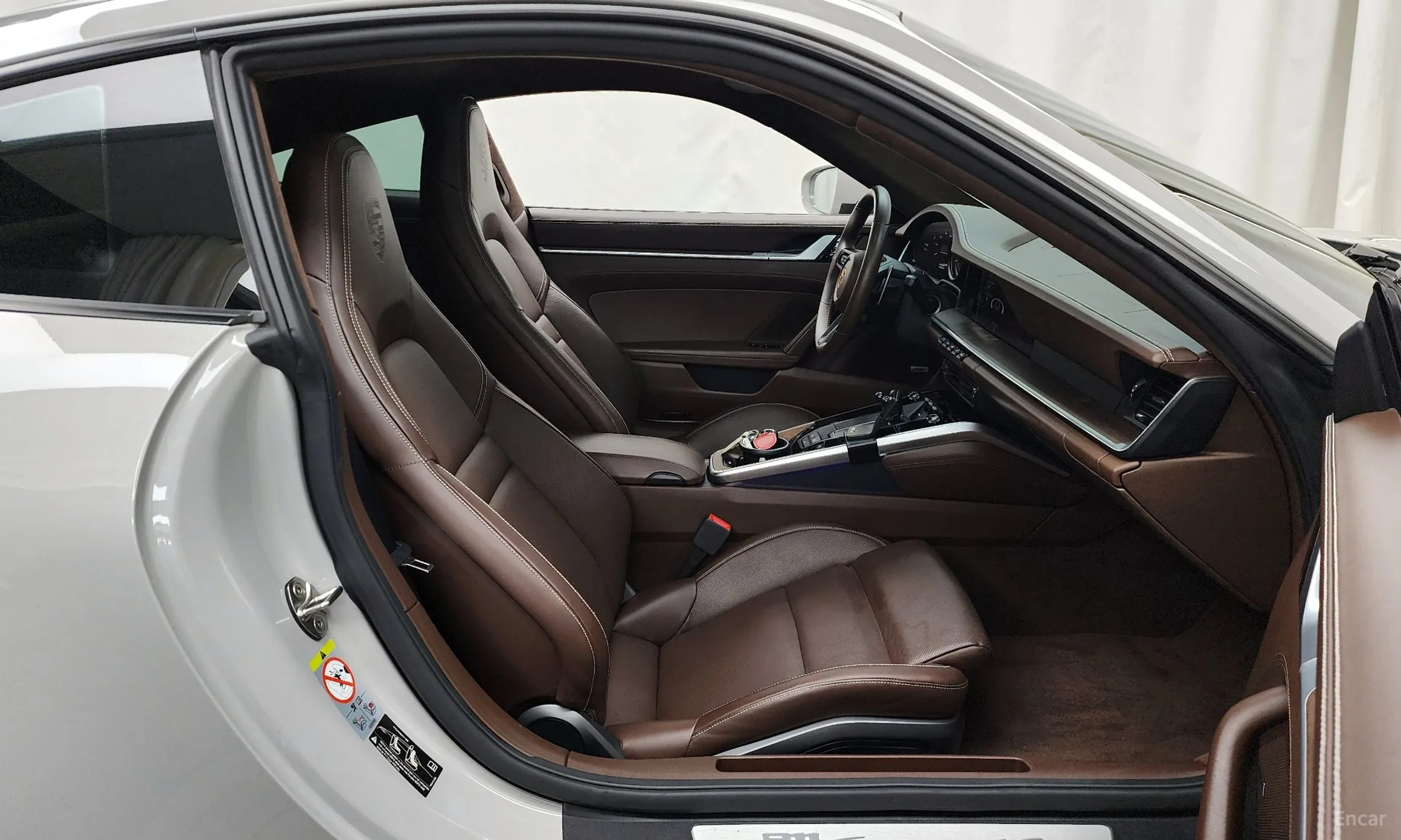 Porsche 911 (992) превью 11