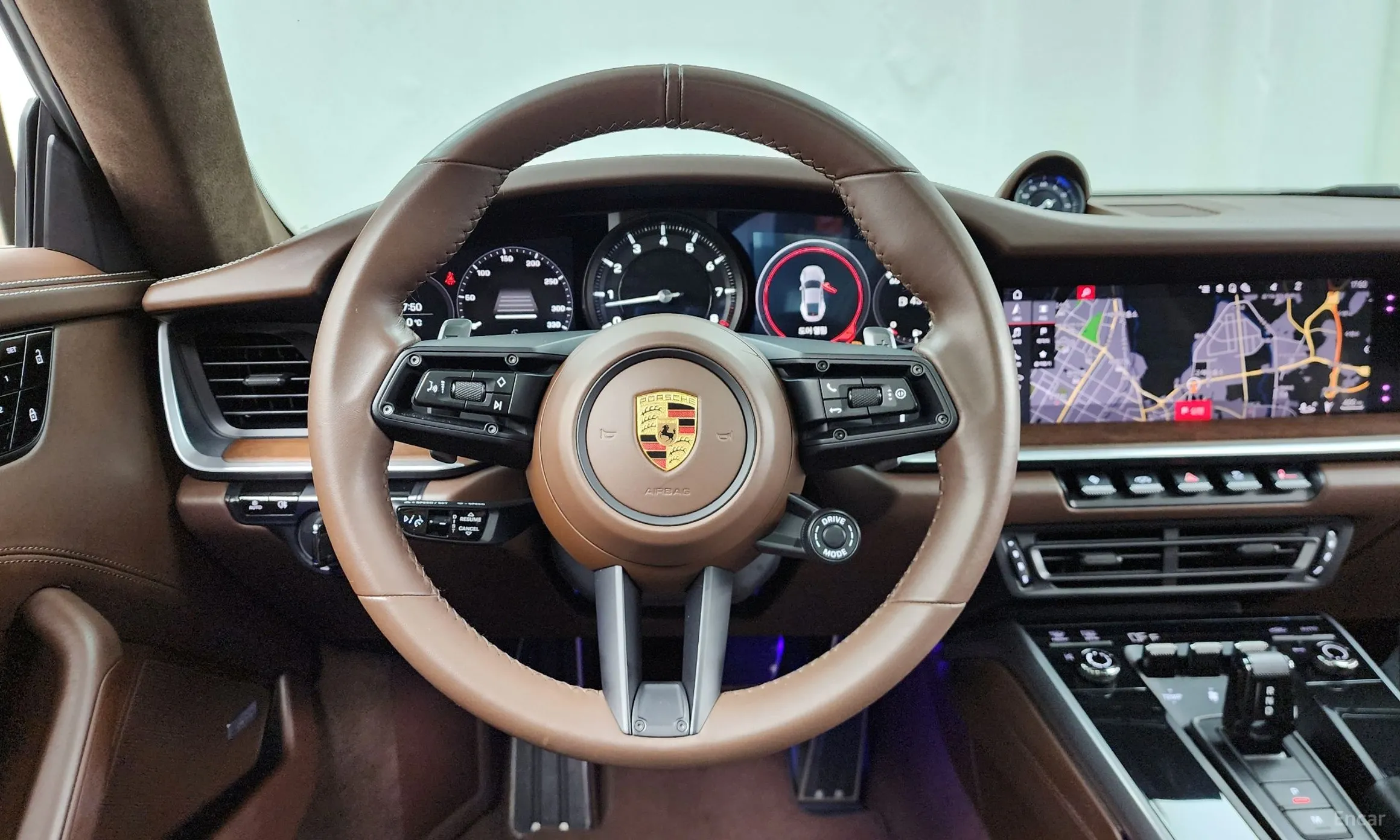 Porsche 911 (992) превью 13