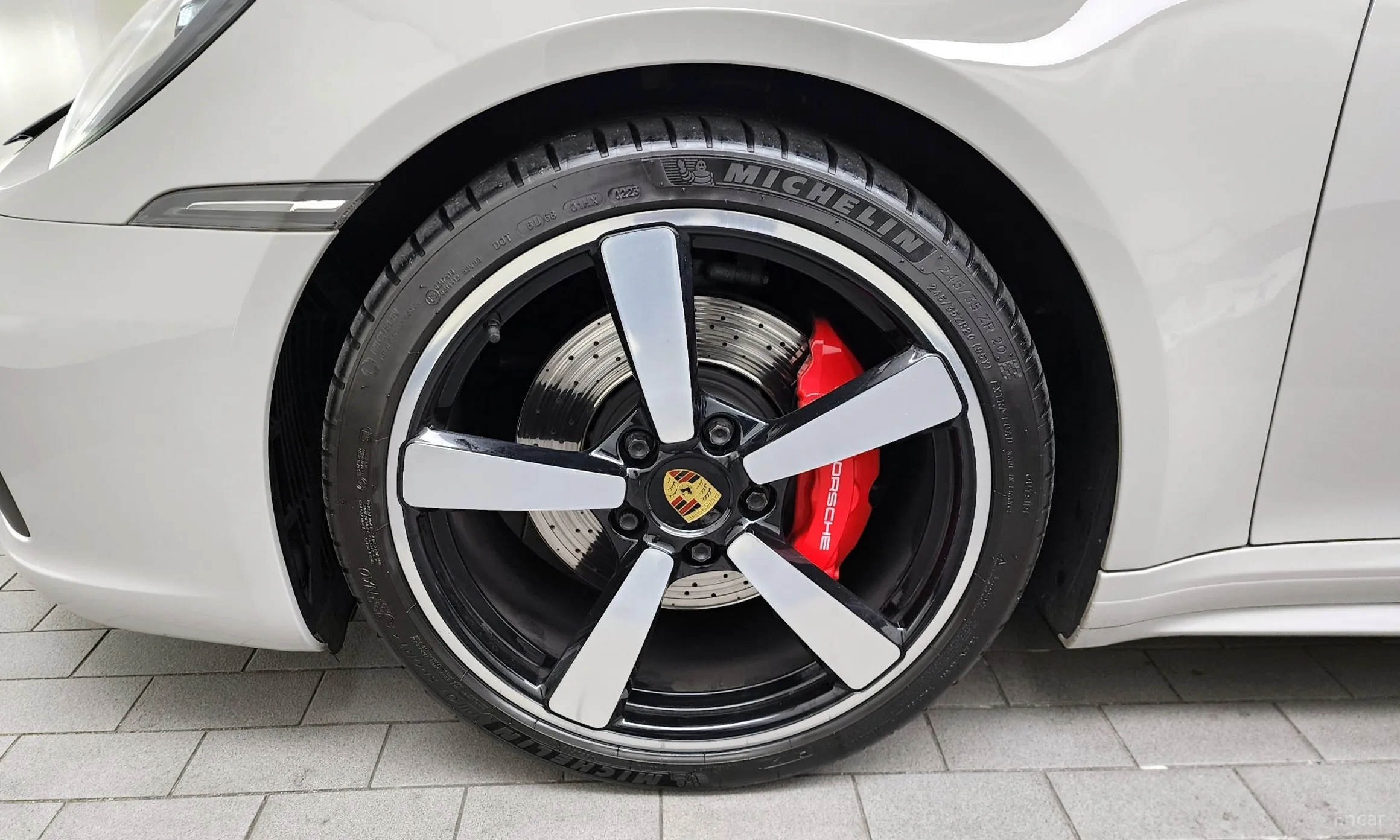 Porsche 911 (992) превью 5