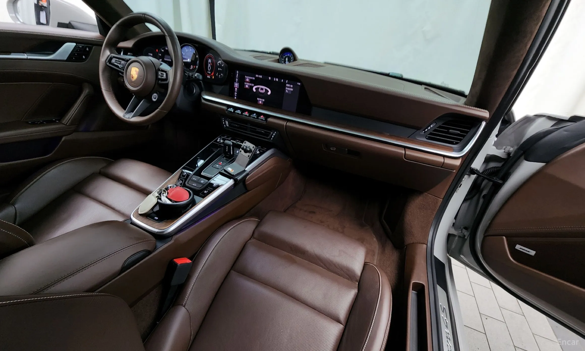 Porsche 911 (992) превью 7