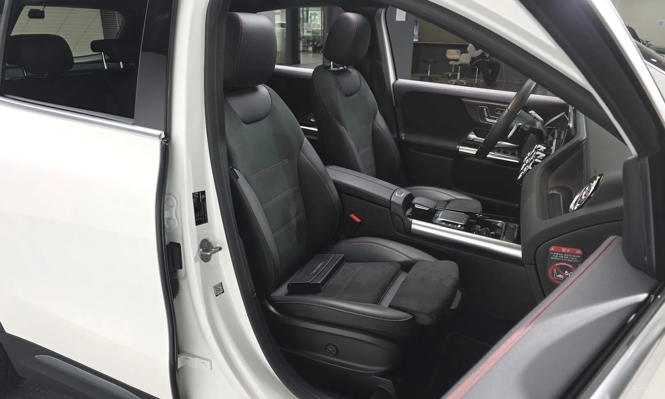 Mercedes Benz GLA-Class H247 превью 10