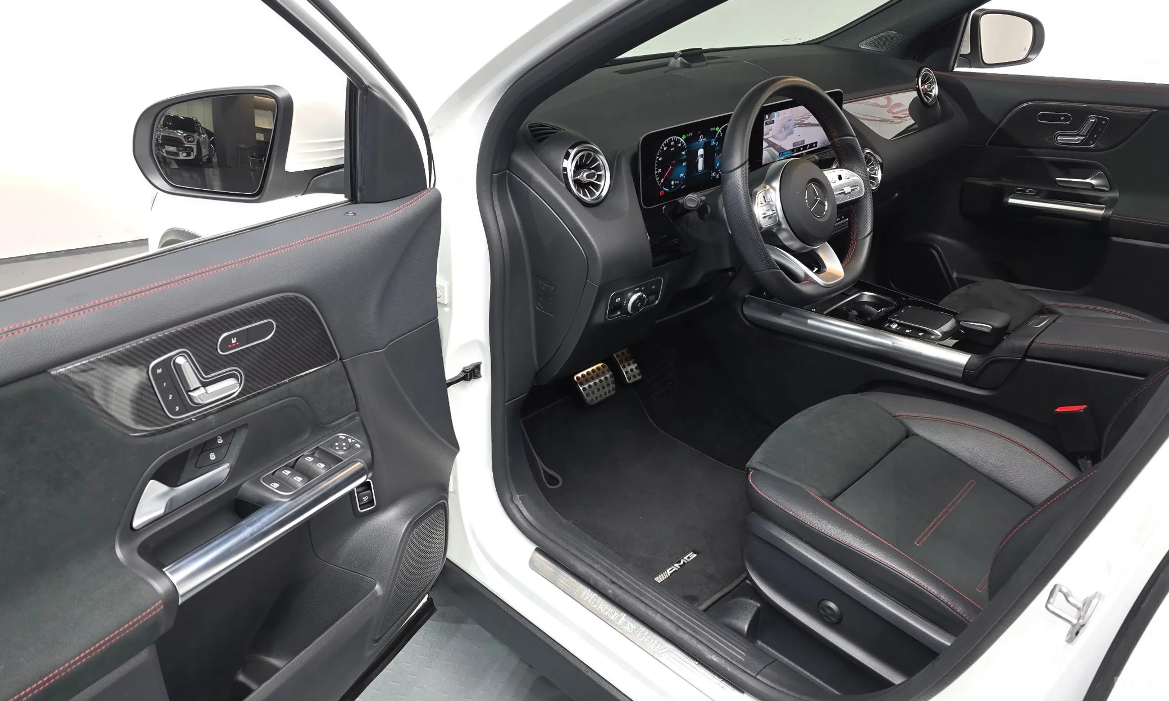 Mercedes Benz GLA-Class H247 превью 12