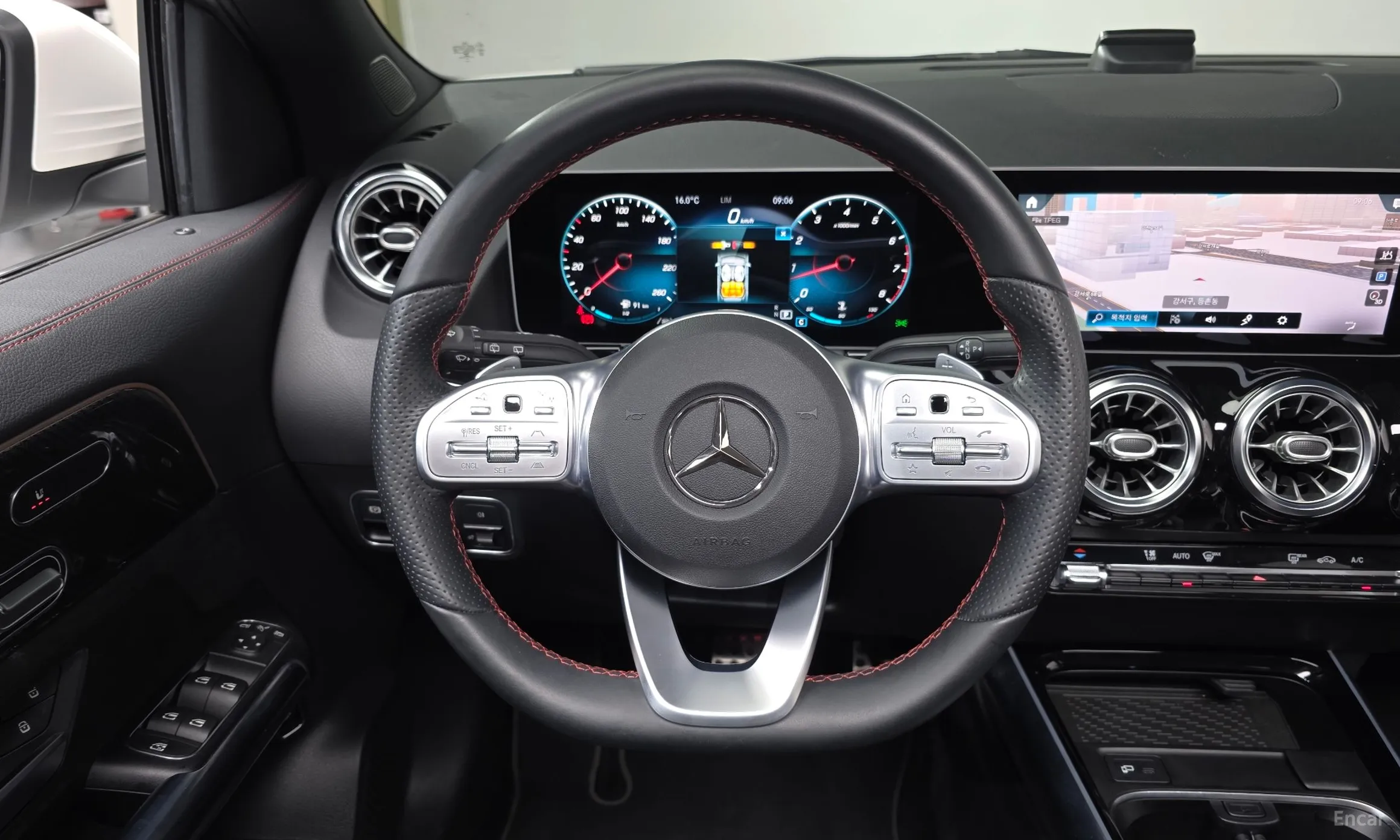 Mercedes Benz GLA-Class H247 превью 14