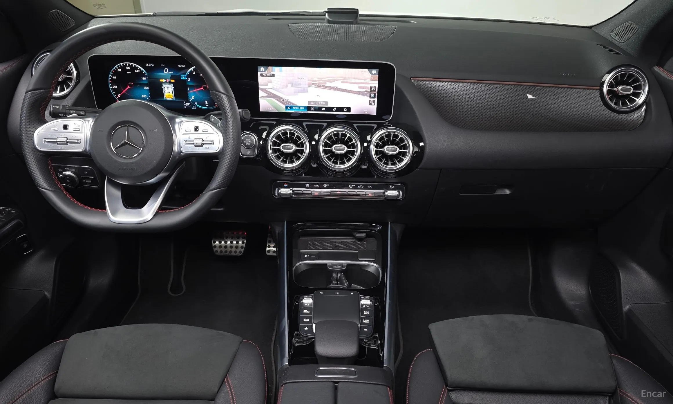 Mercedes Benz GLA-Class H247 превью 7