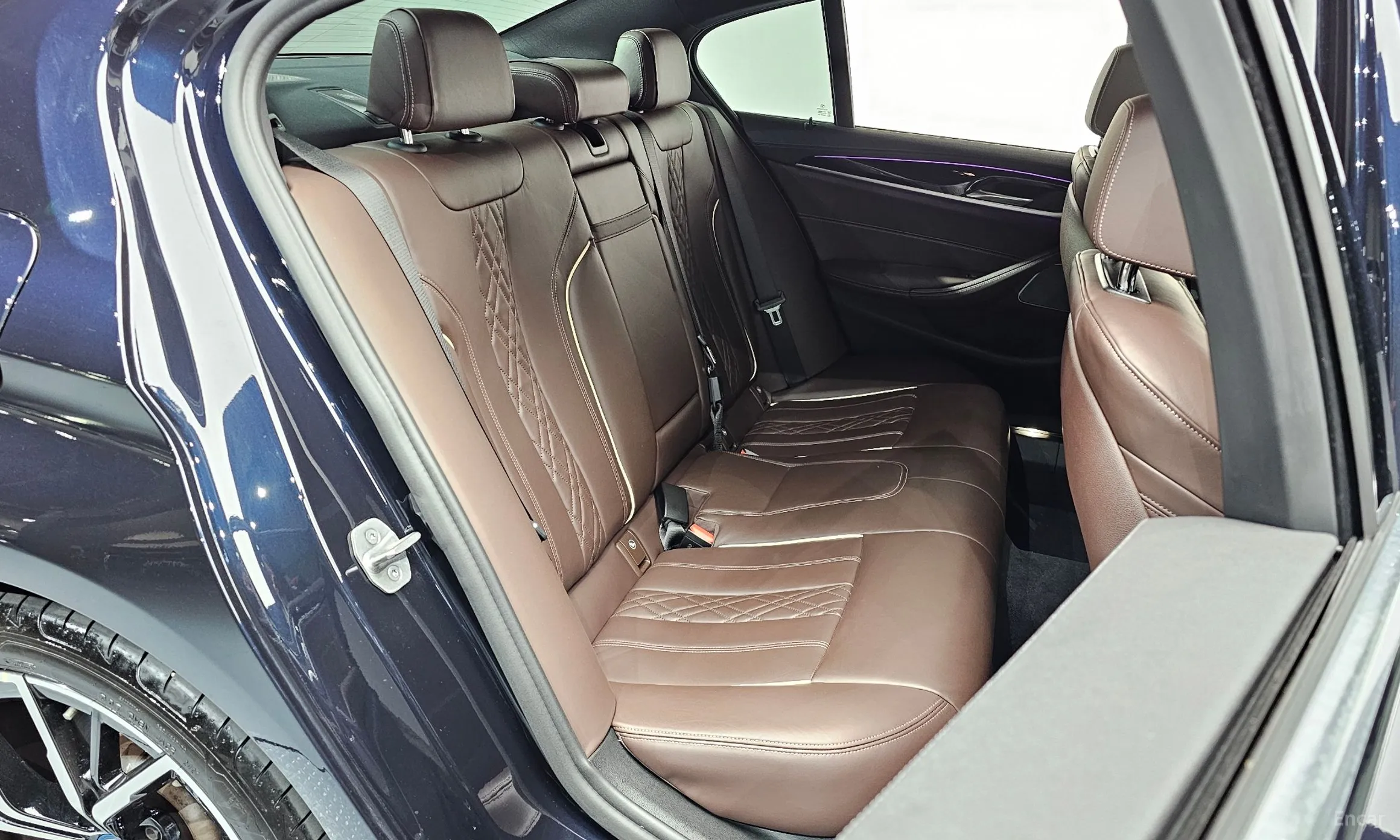 BMW 5 Series (G30) превью 12