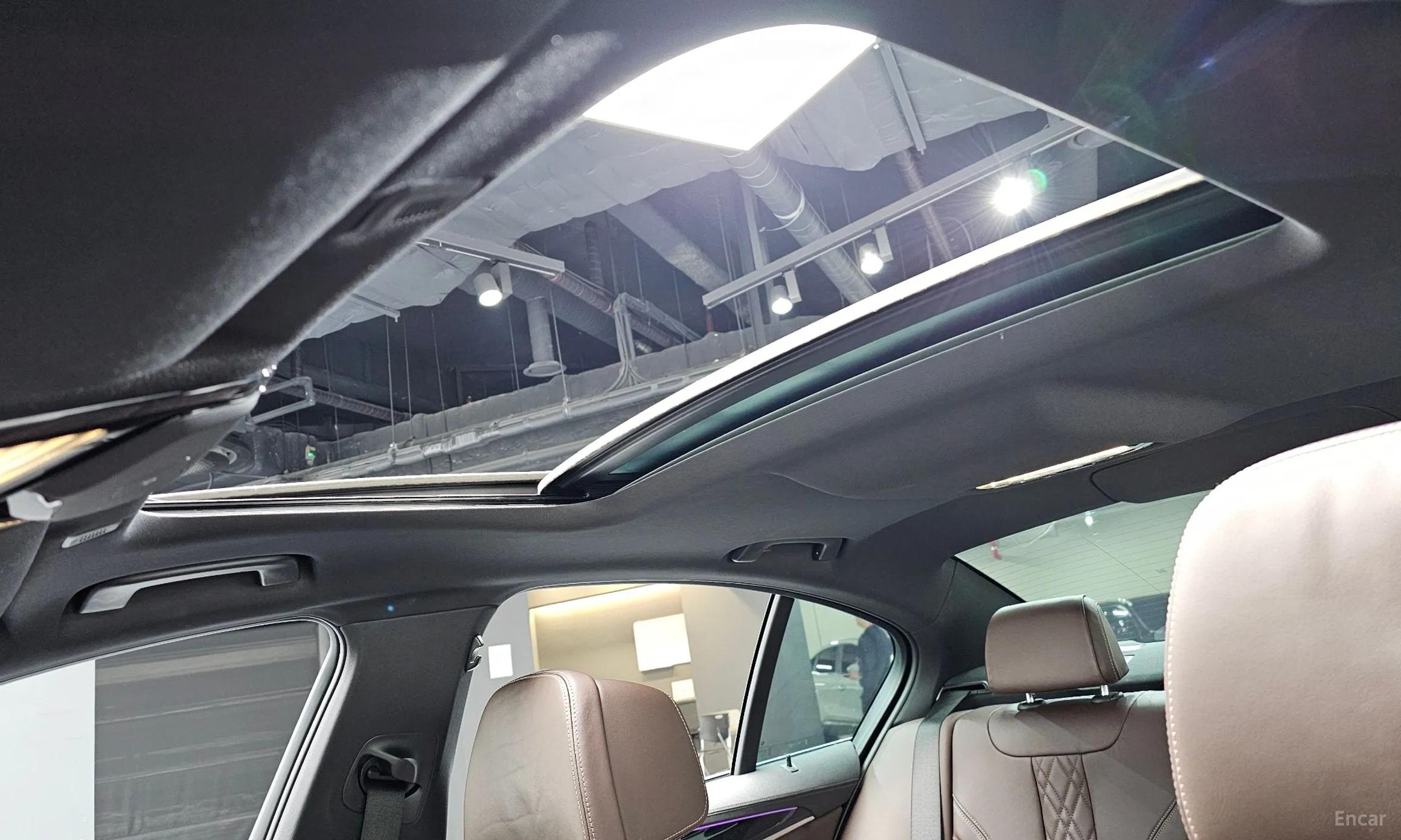 BMW 5 Series (G30) превью 16