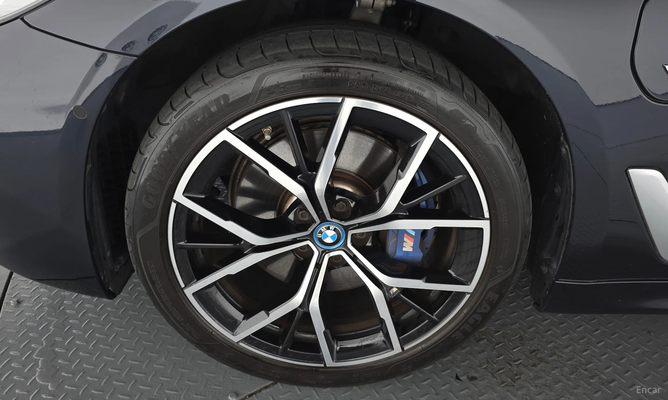 BMW 5 Series (G30) превью 5