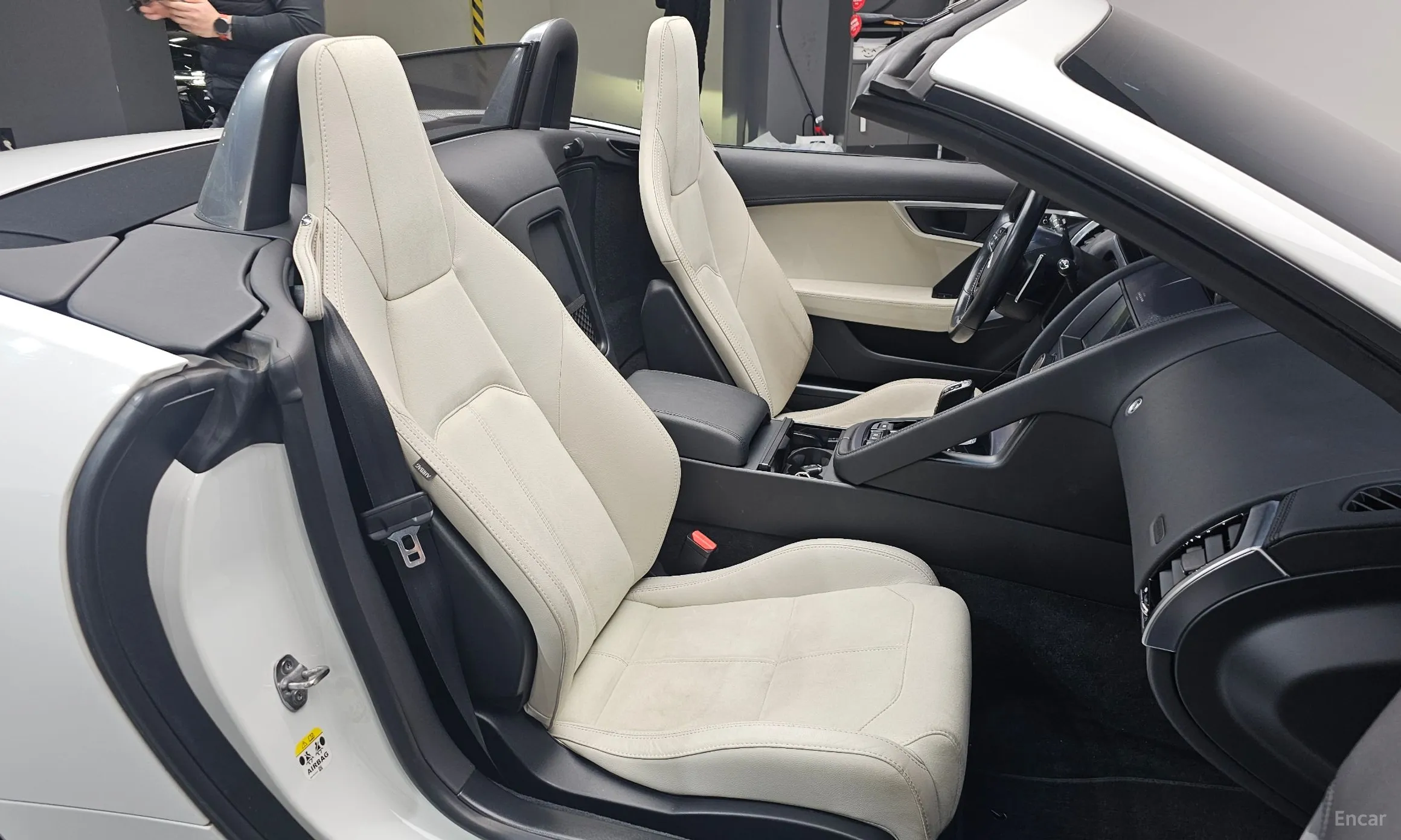 Jaguar F-TYPE превью 10