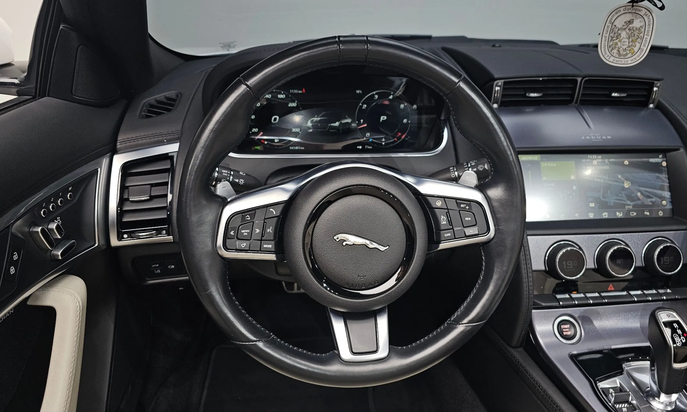 Jaguar F-TYPE превью 12