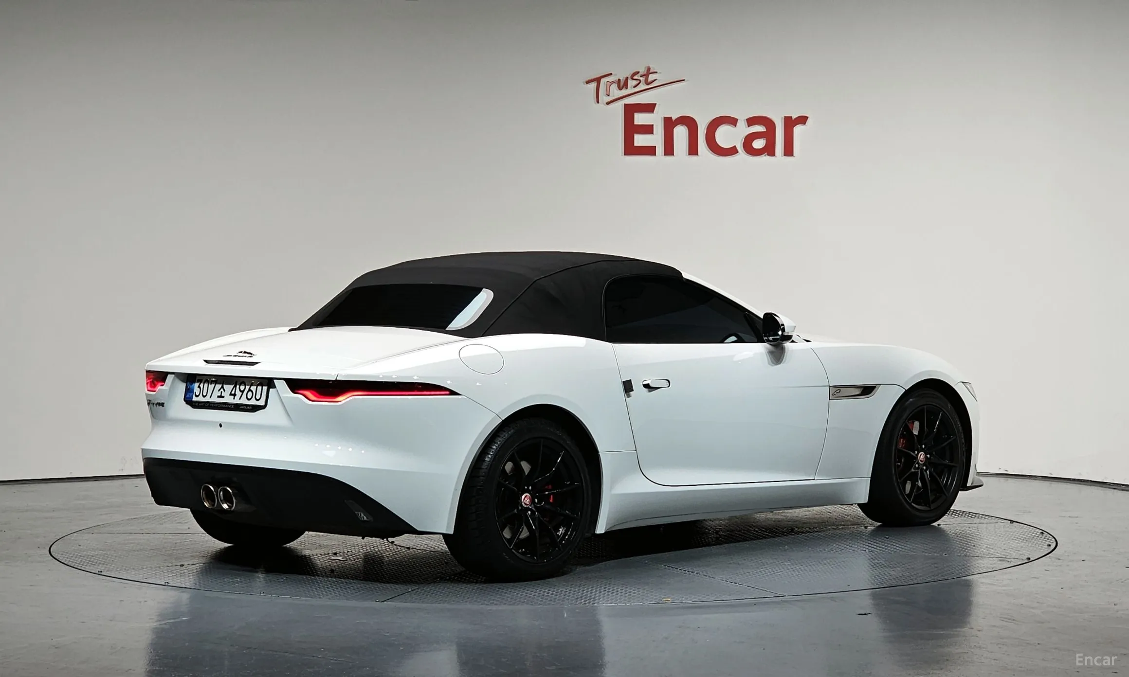 Jaguar F-TYPE превью 20