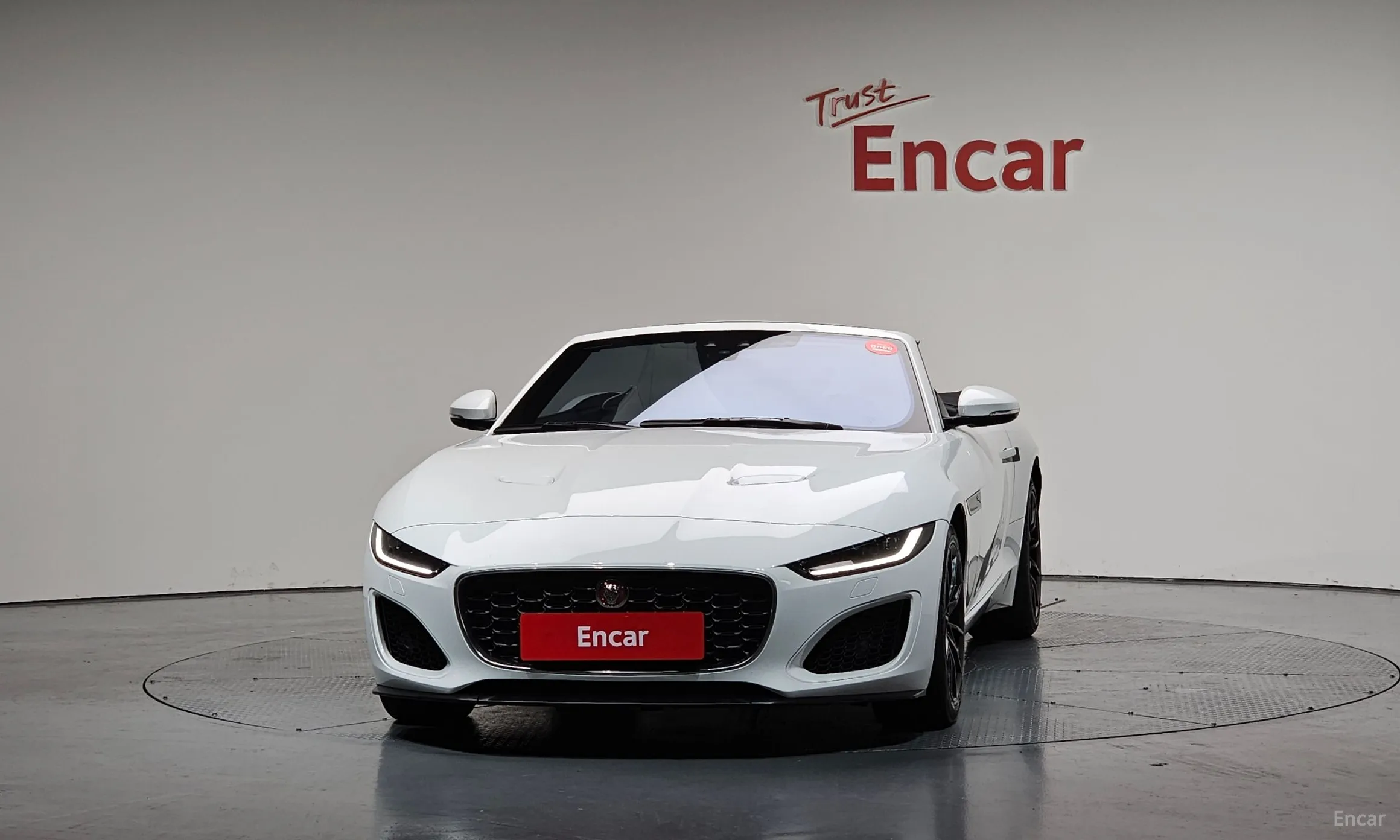 Jaguar F-TYPE превью 3