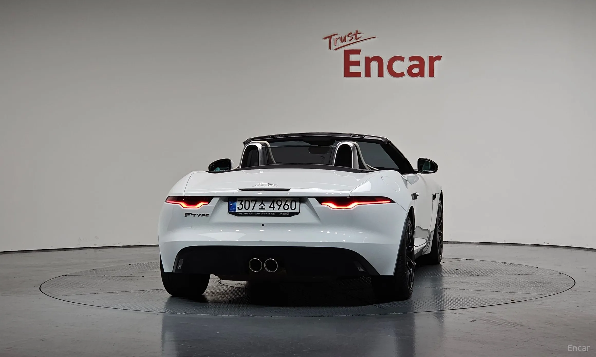 Jaguar F-TYPE превью 4