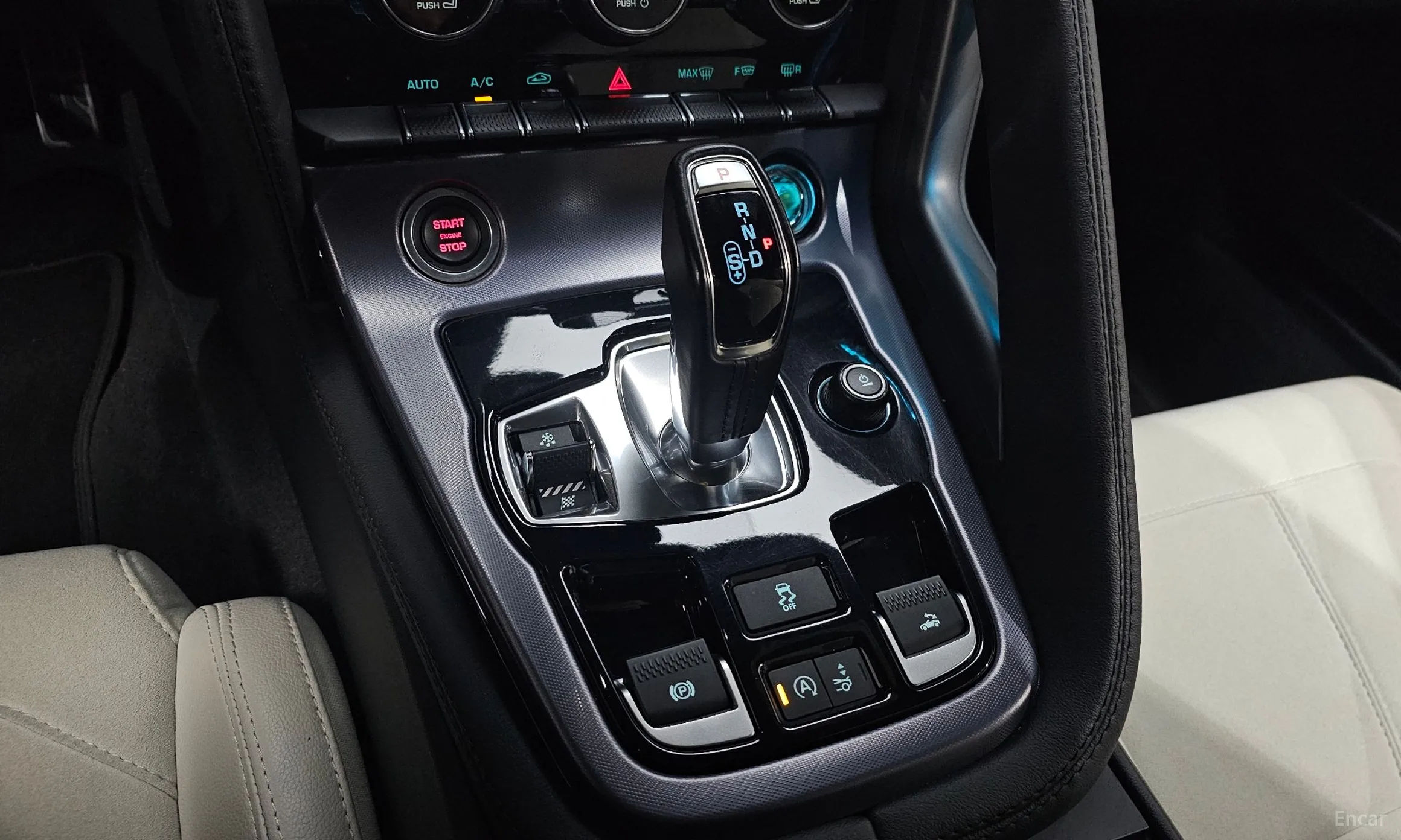 Jaguar F-TYPE превью 9