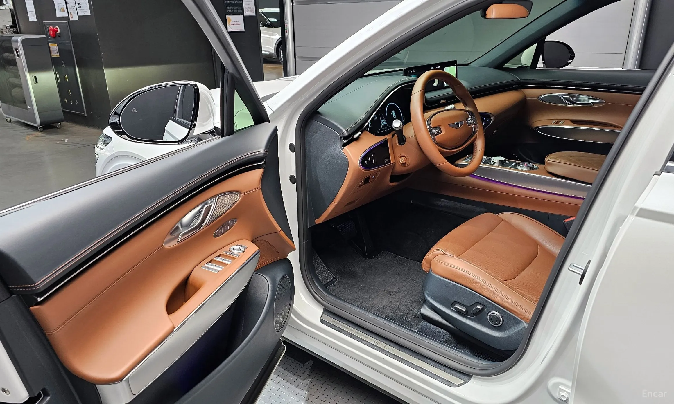 Genesis GV70 превью 11