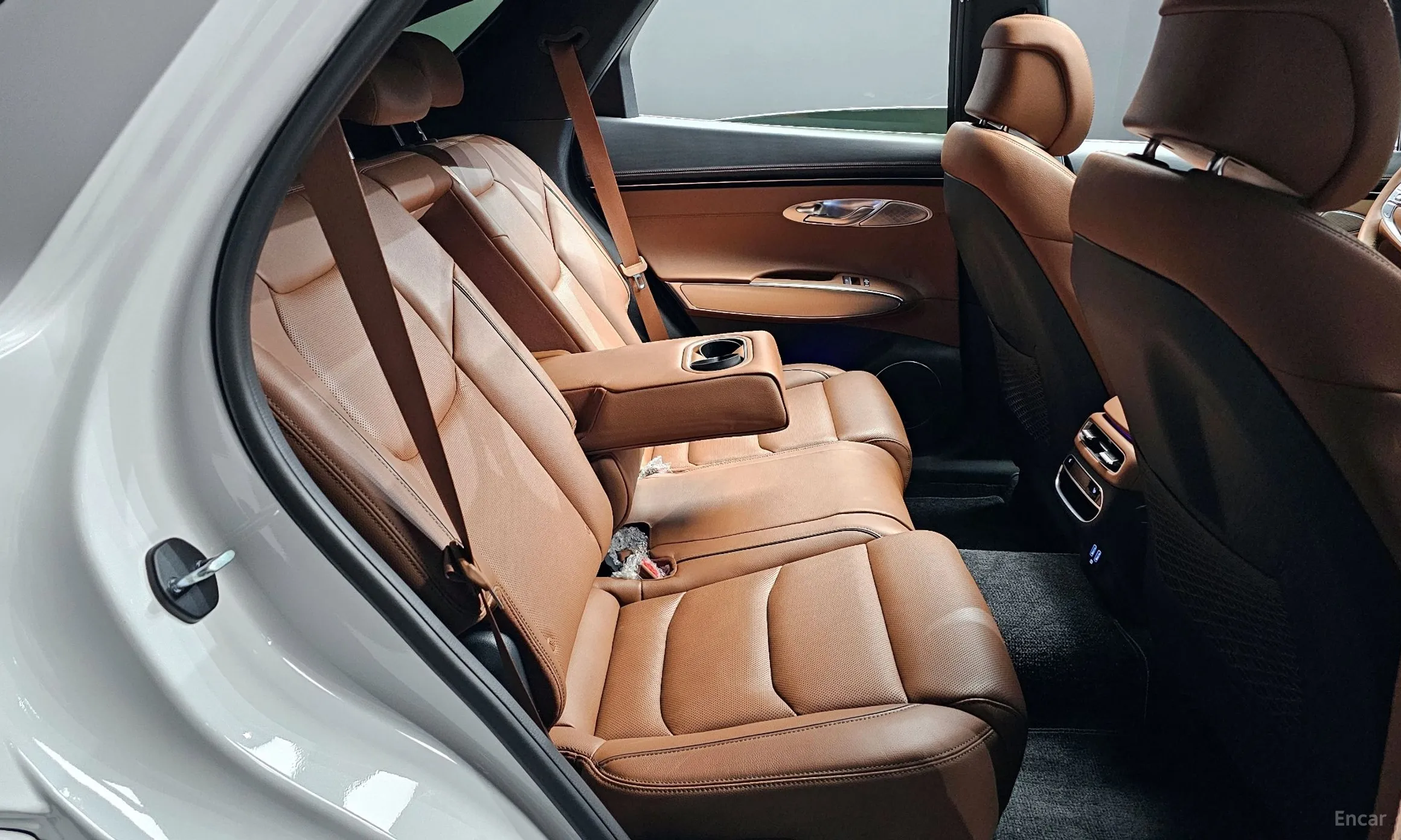 Genesis GV70 превью 12