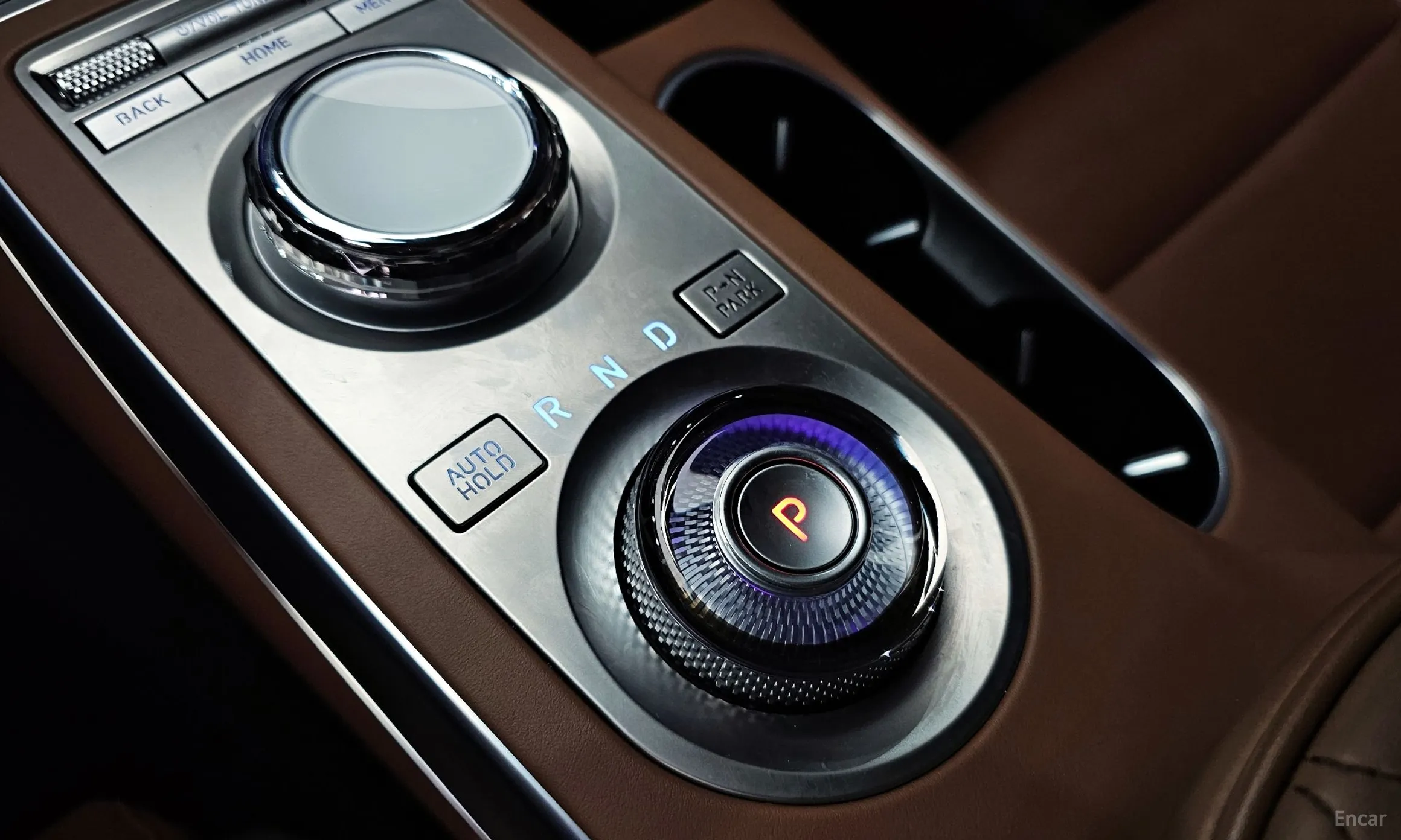 Genesis GV70 превью 9