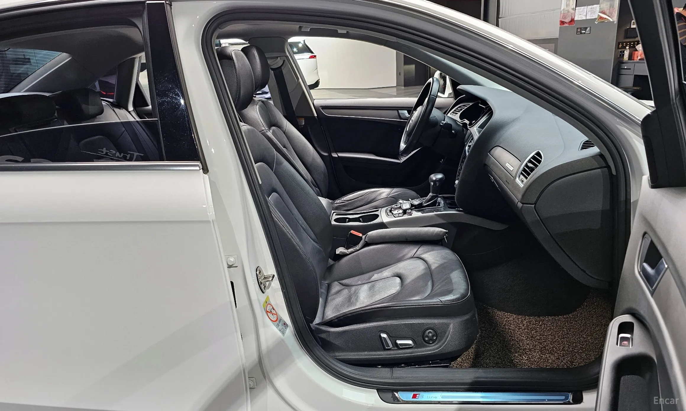 Audi New A4 превью 10