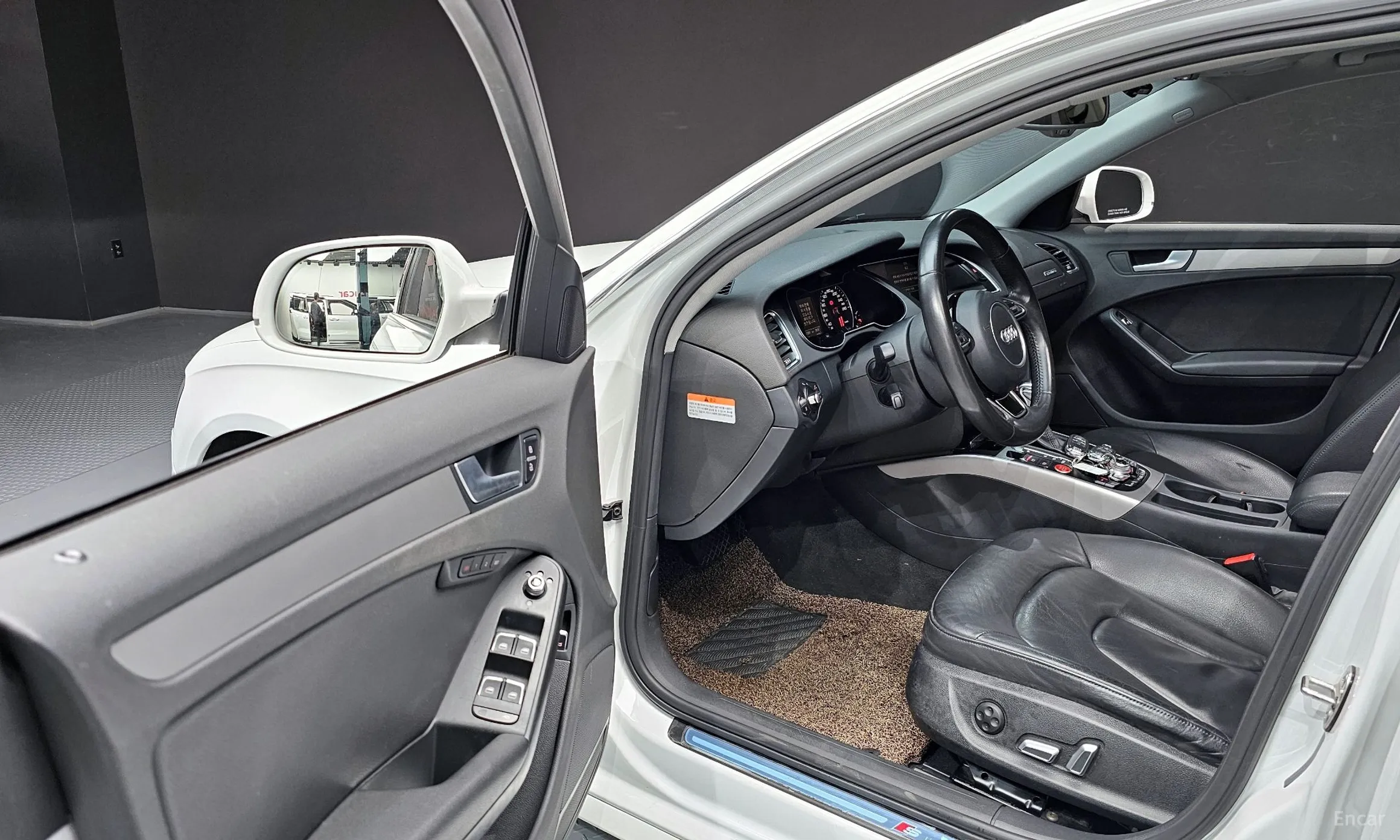 Audi New A4 превью 11