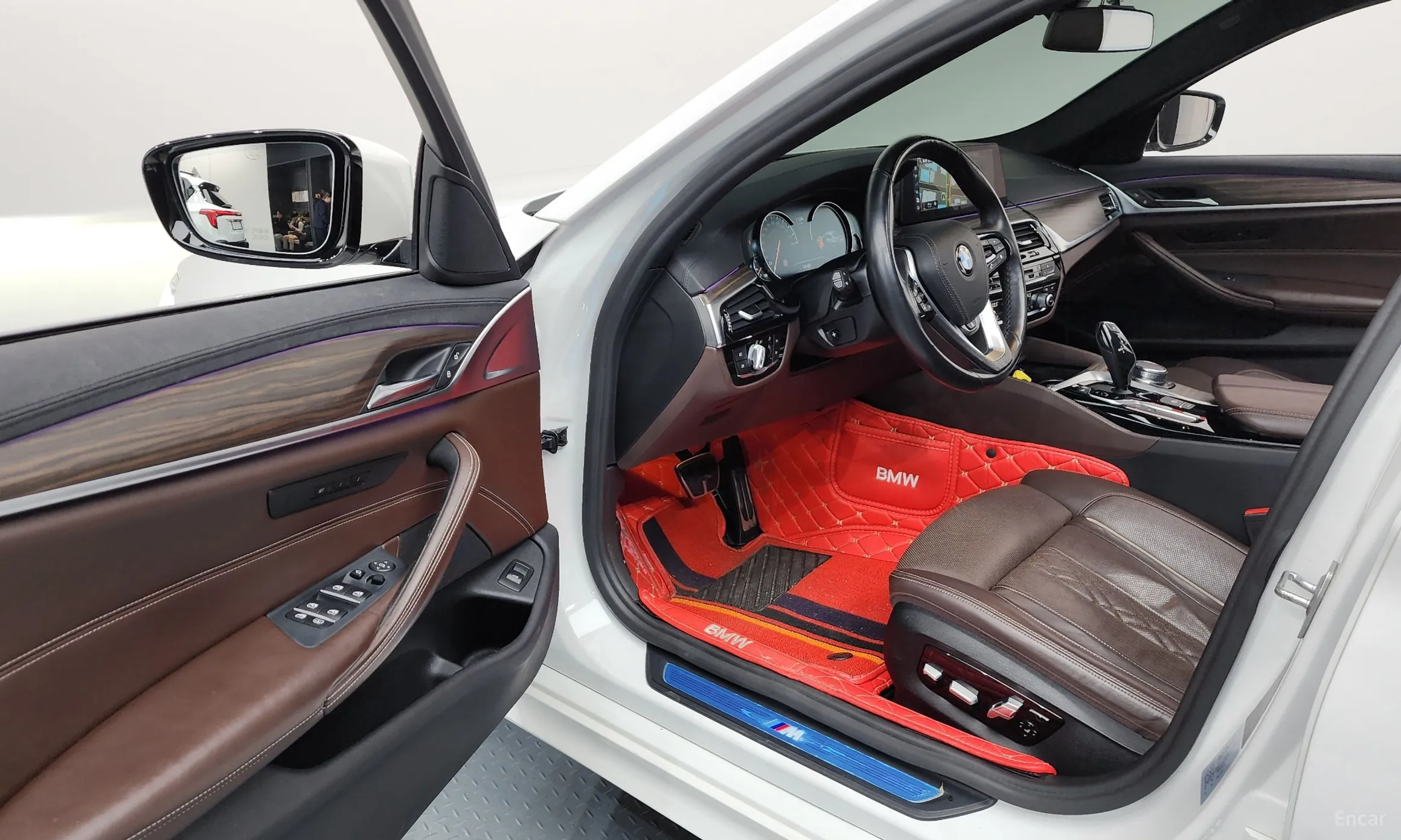 BMW 5 Series (G30) превью 10