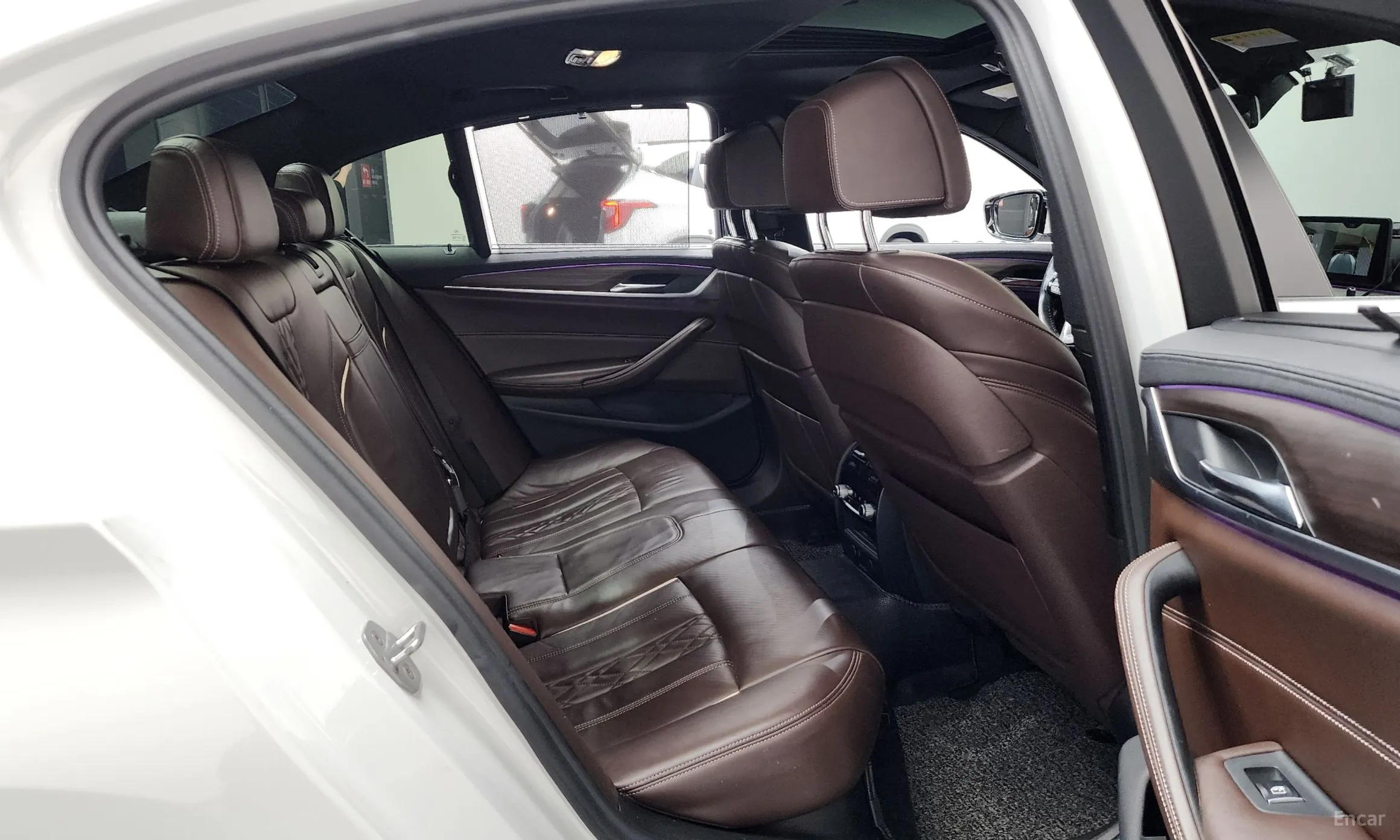 BMW 5 Series (G30) превью 12
