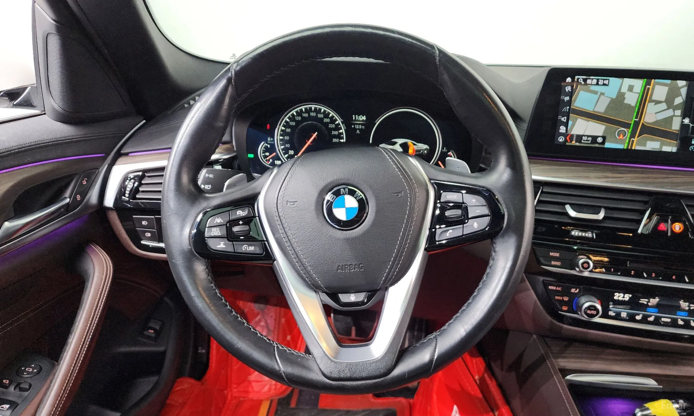 BMW 5 Series (G30) превью 13