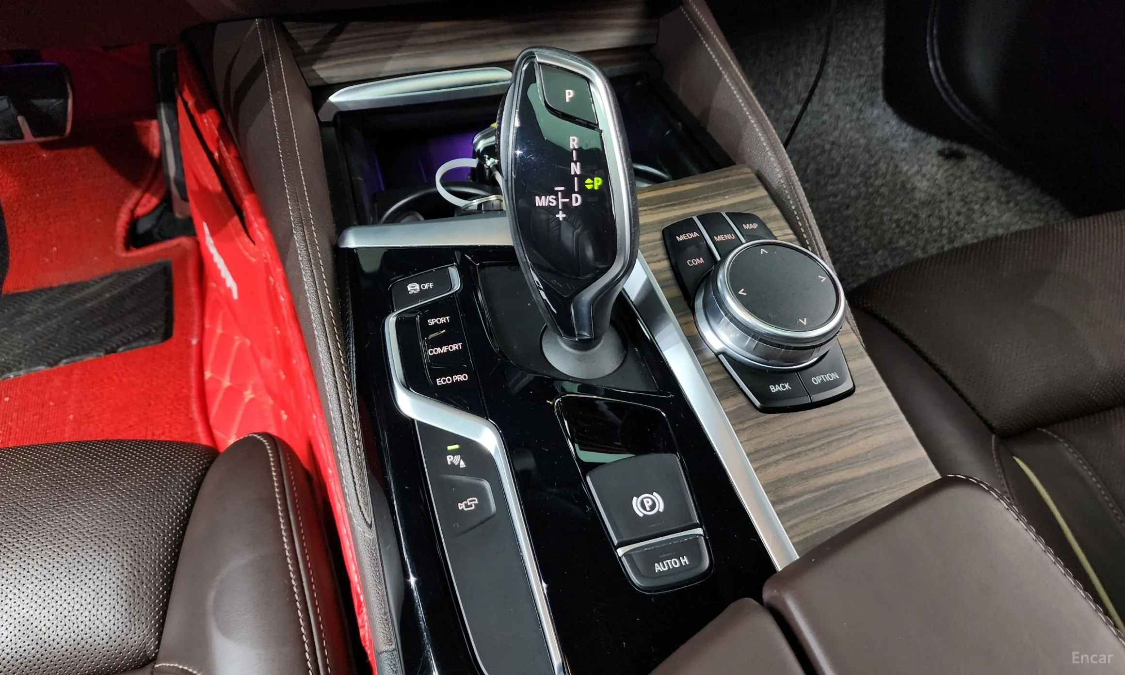 BMW 5 Series (G30) превью 9
