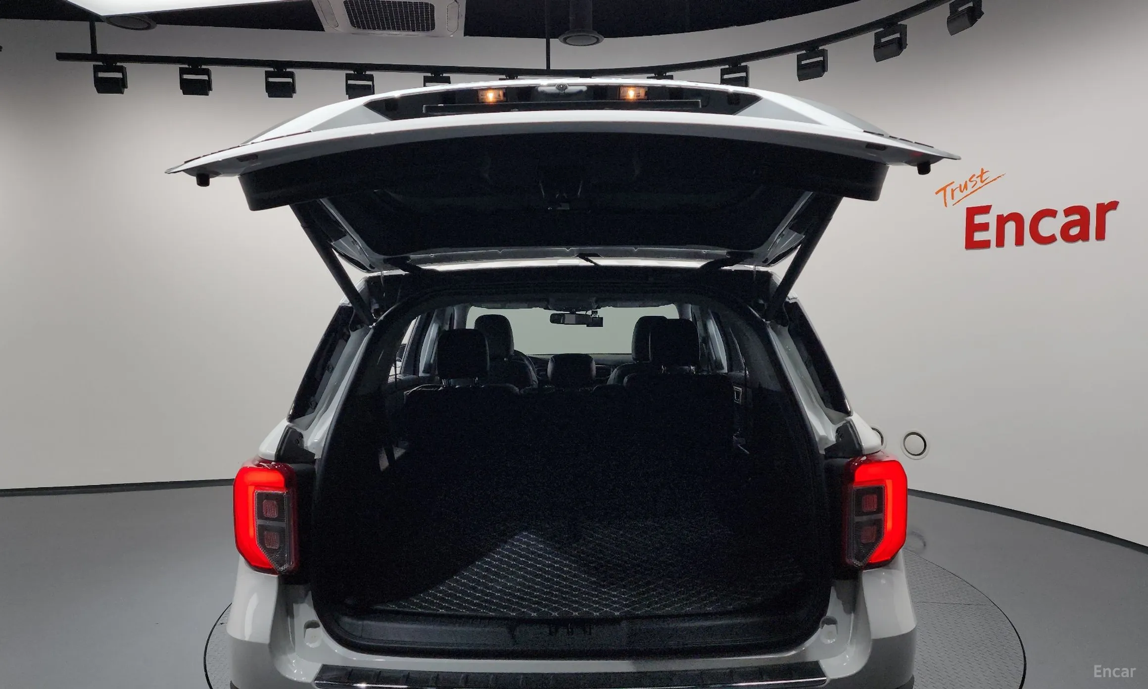 Ford Explorer 6th Generation превью 20