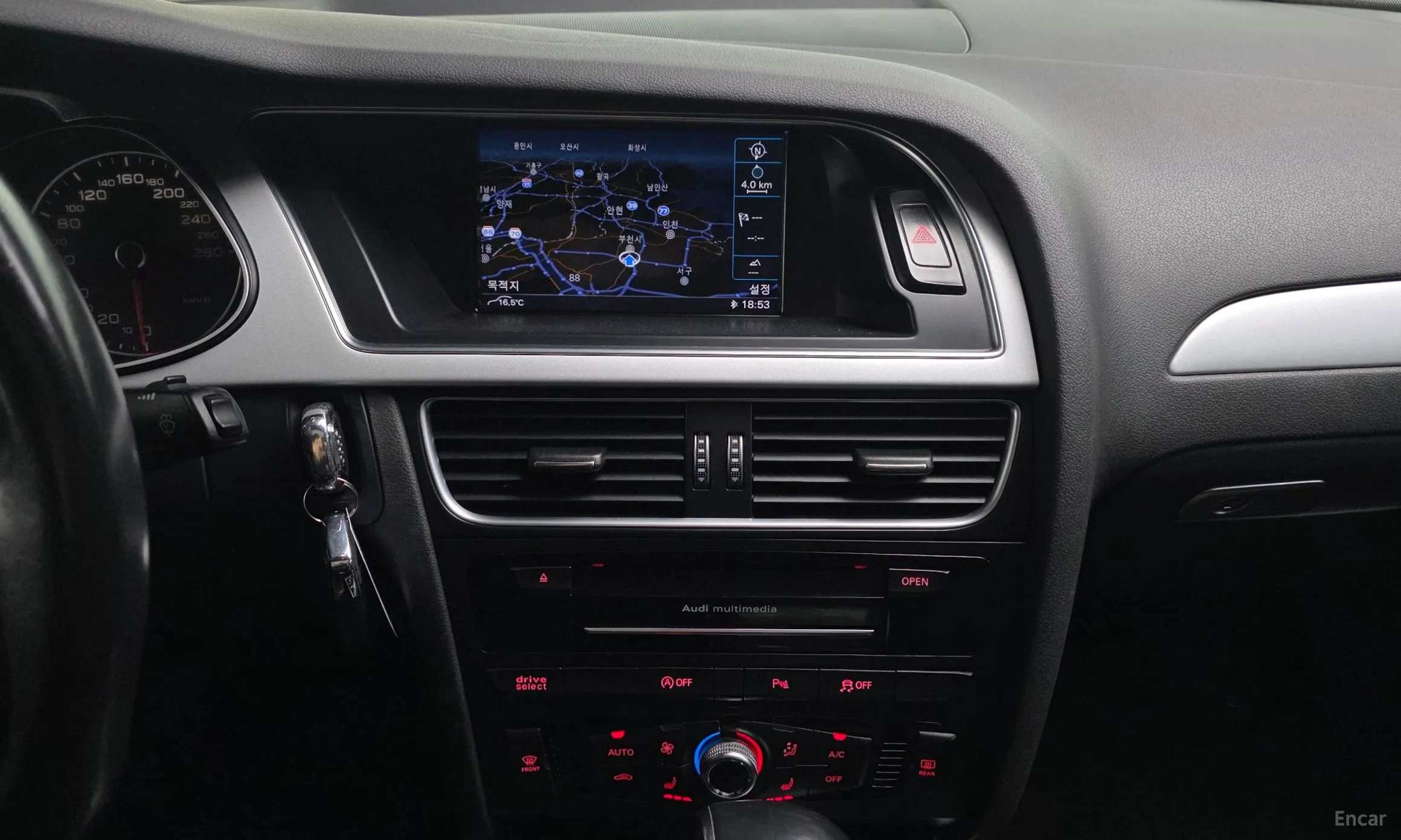 Audi New A4 превью 14