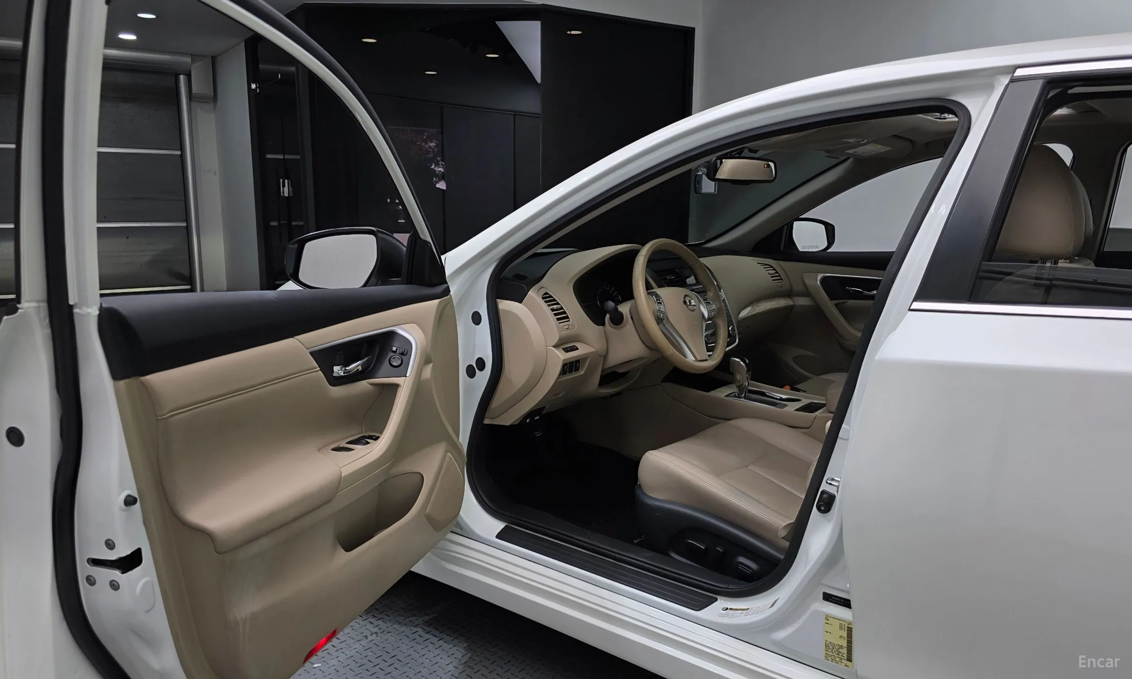 Nissan Altima превью 11
