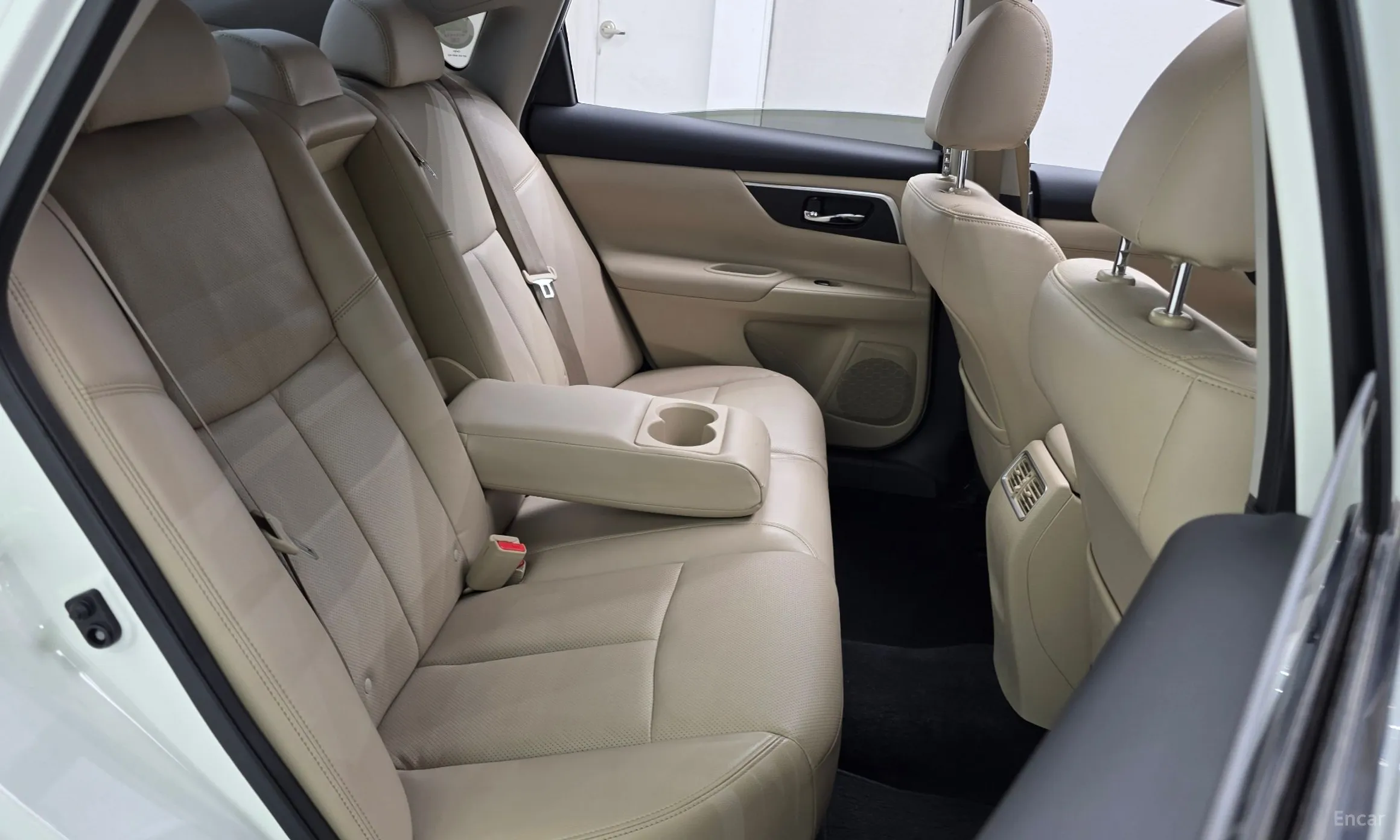 Nissan Altima превью 12